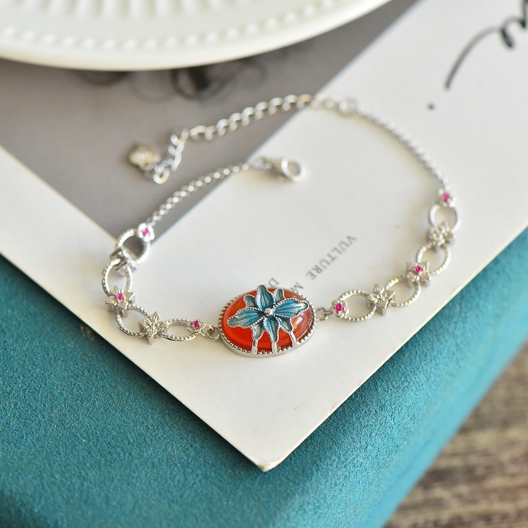 An Exquisite Sterling Silver Inlaid Agate Enamel Bracelets: An Exquisite Sterling Silver Inlaid Agate Enamel Bracelets,Size:12mmx16mm 纯银镶玛瑙珐琅手链