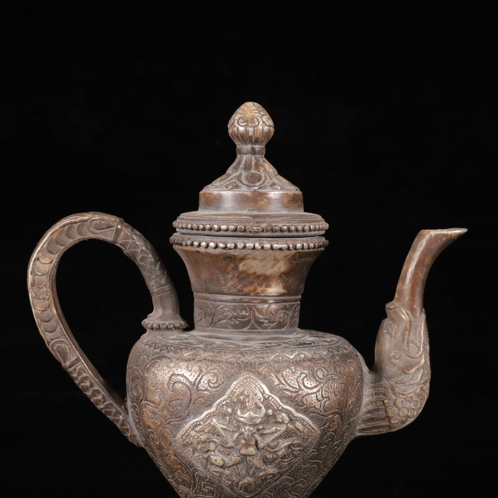 An Exquisite Silver-Plated Bronze Figure Pattern Ewer - 2