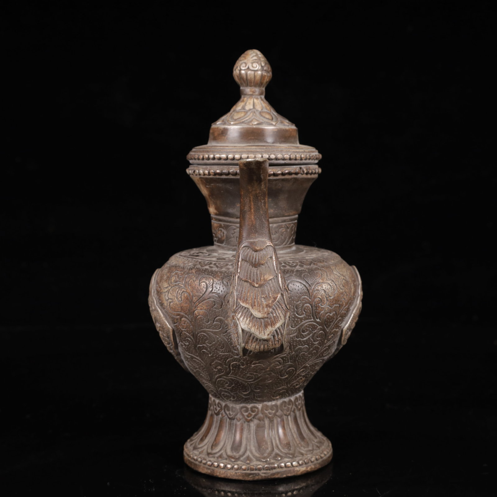 An Exquisite Silver-Plated Bronze Figure Pattern Ewer - 5