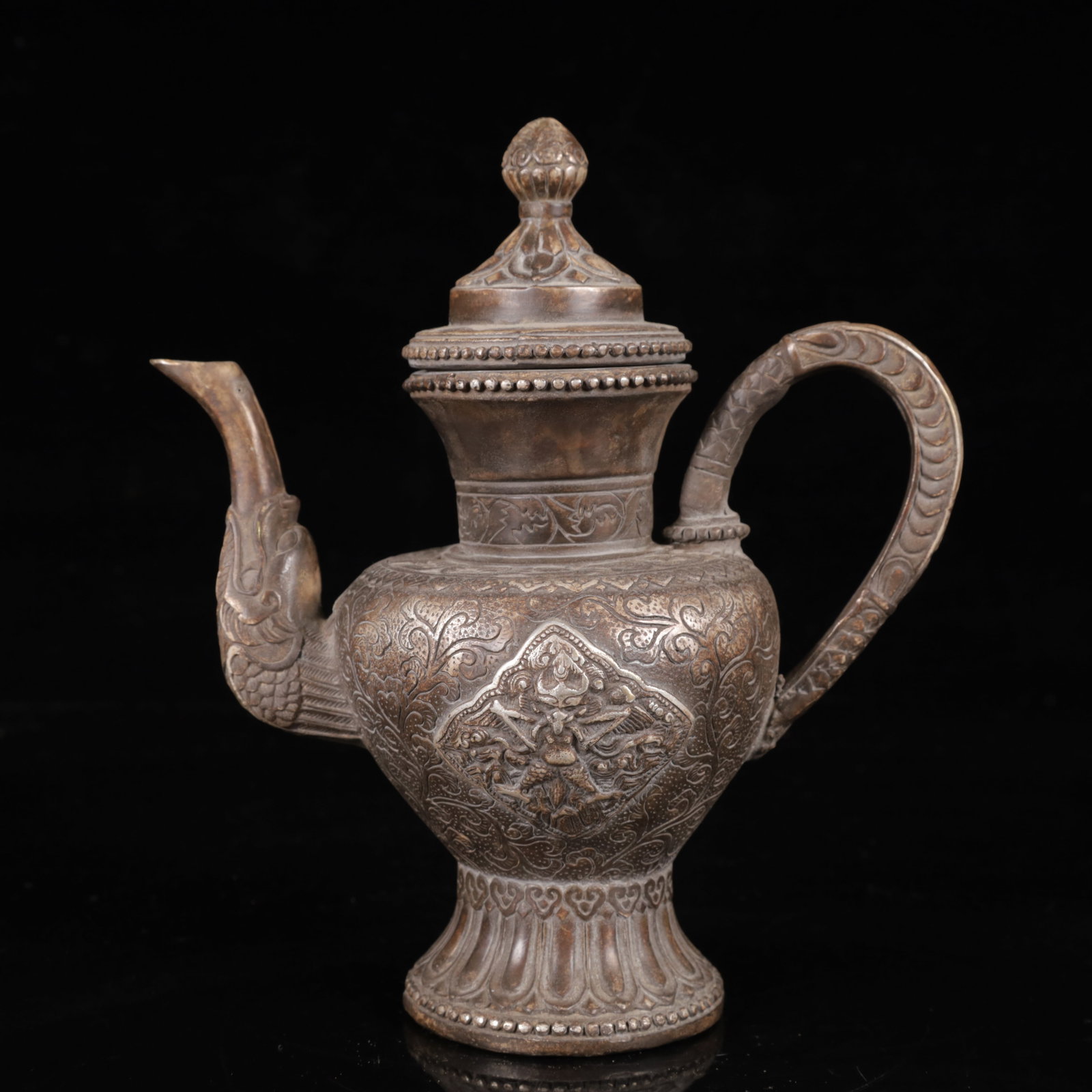 An Exquisite Silver-Plated Bronze Figure Pattern Ewer - 7