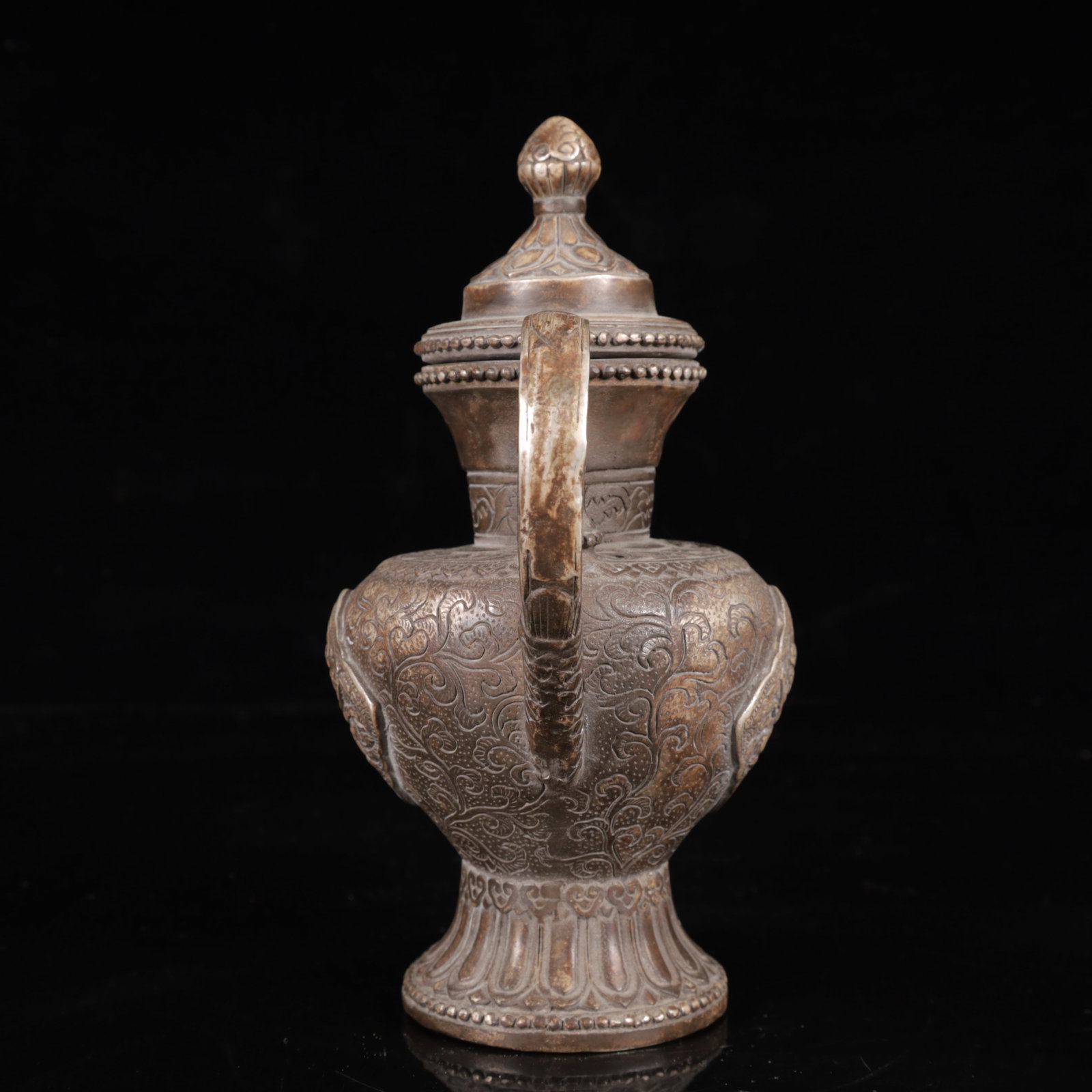 An Exquisite Silver-Plated Bronze Figure Pattern Ewer - 9