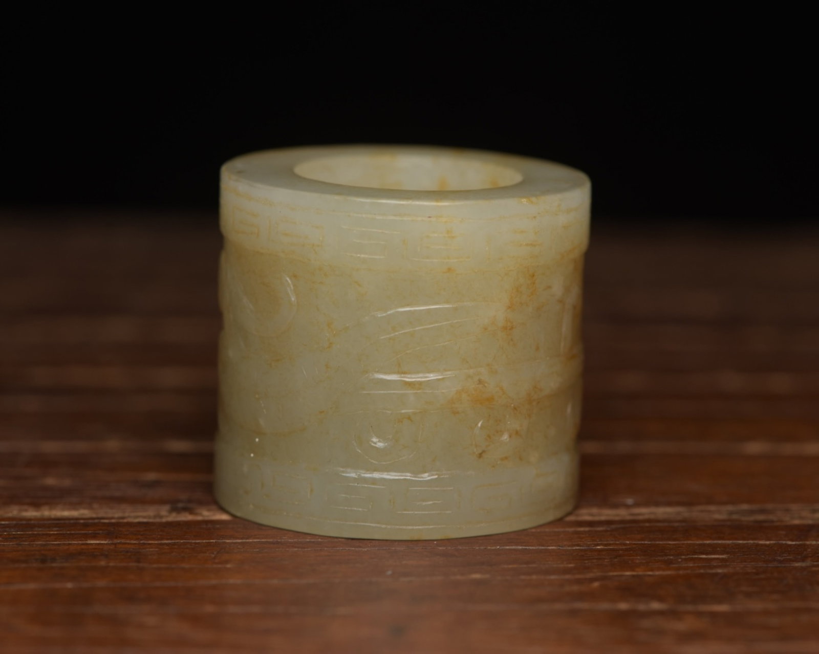 An Exquisite White Jade Phoenix Pattern Thumb Ring - 3