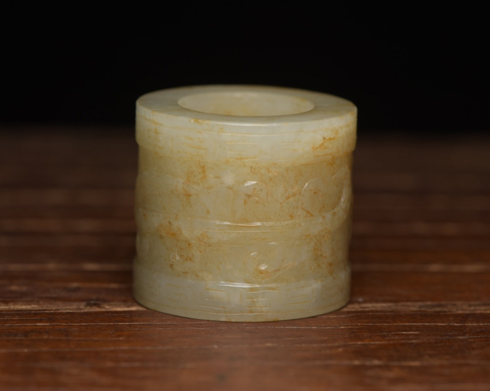 An Exquisite White Jade Phoenix Pattern Thumb Ring - 4