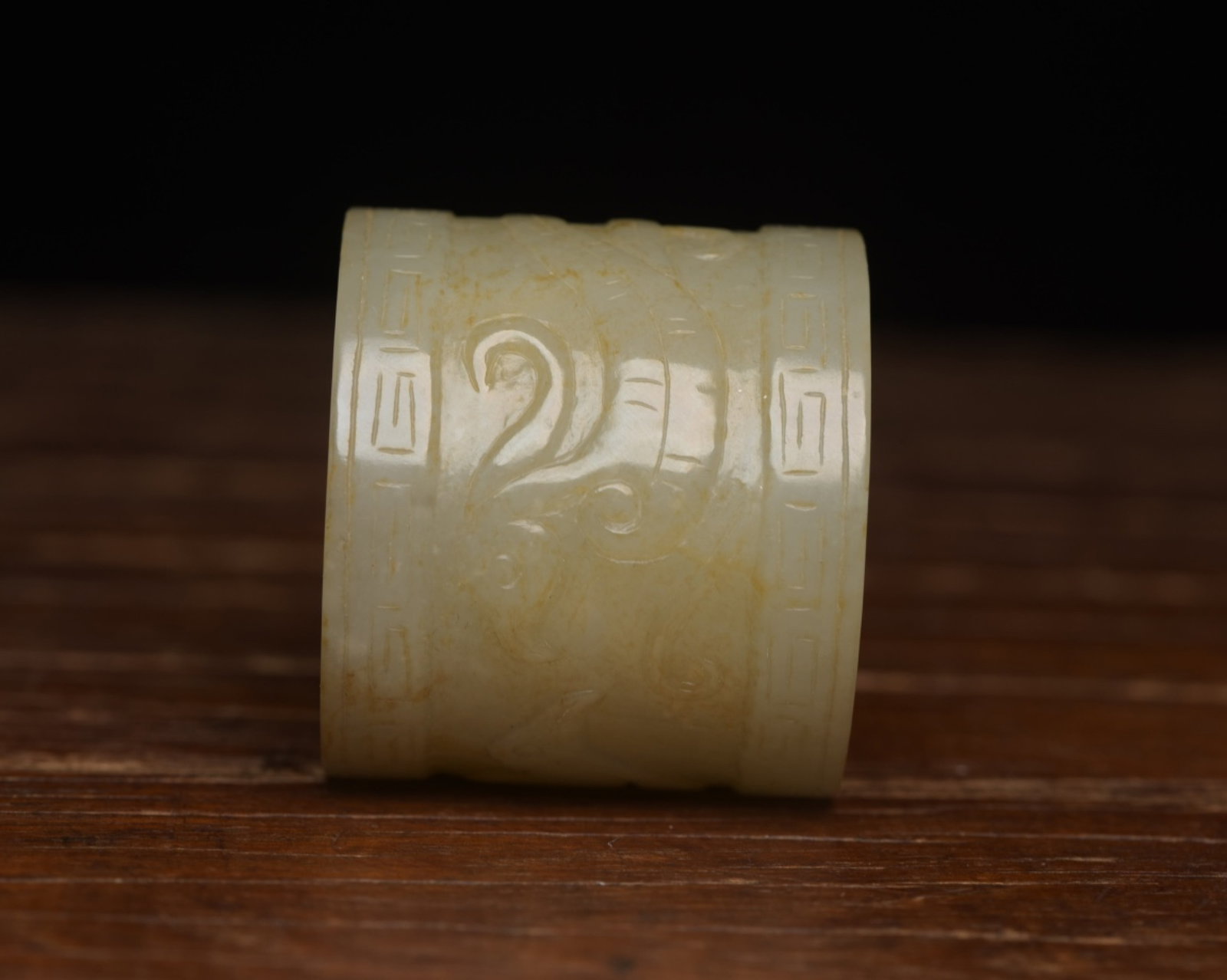 An Exquisite White Jade Phoenix Pattern Thumb Ring - 6