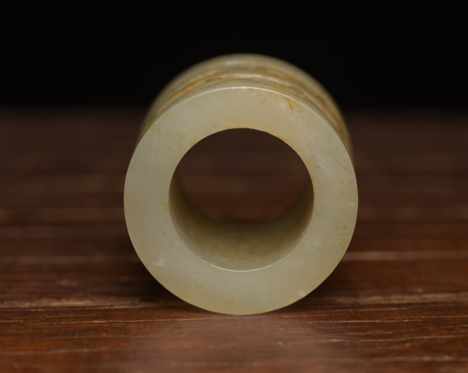 An Exquisite White Jade Phoenix Pattern Thumb Ring - 7
