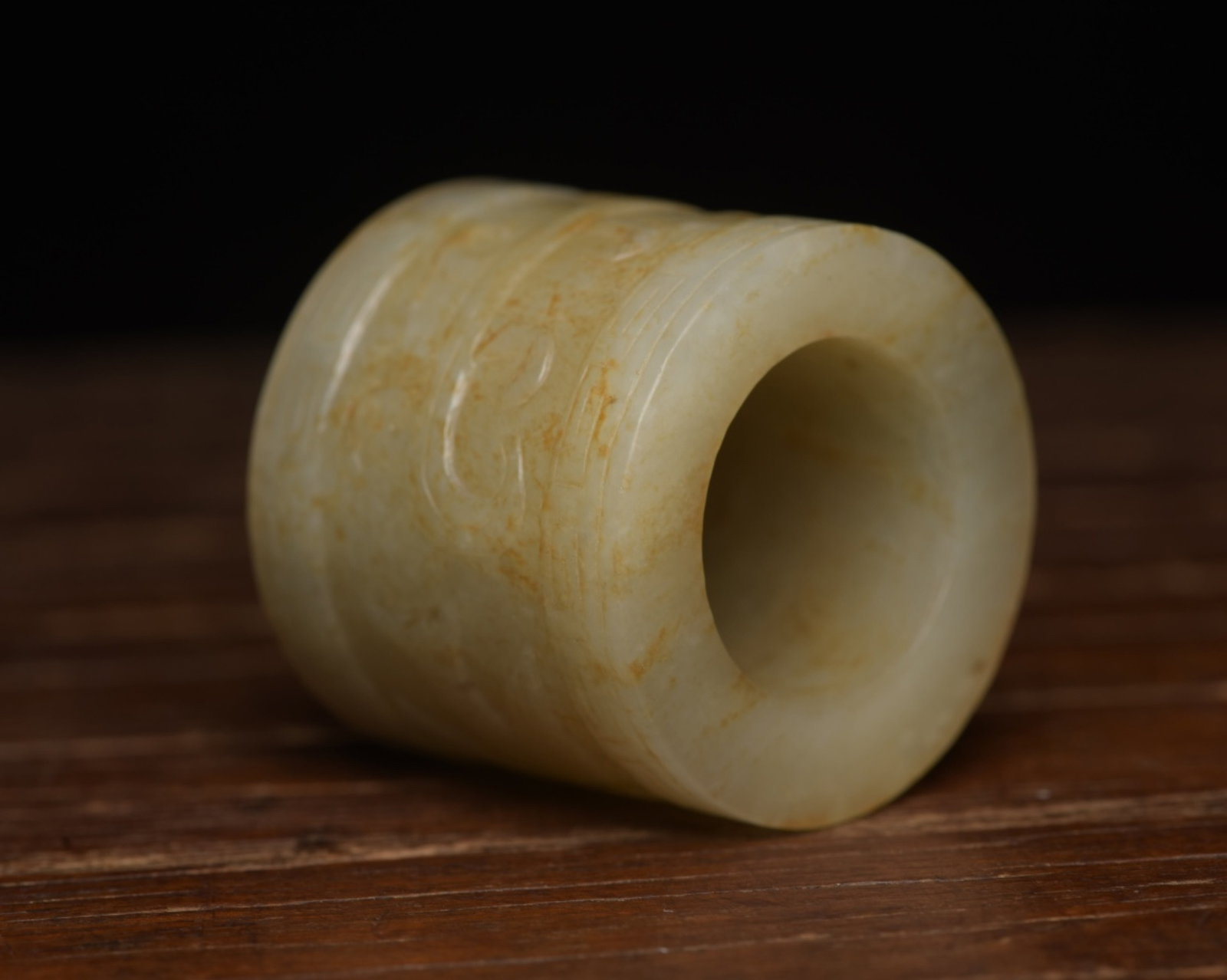 An Exquisite White Jade Phoenix Pattern Thumb Ring - 9