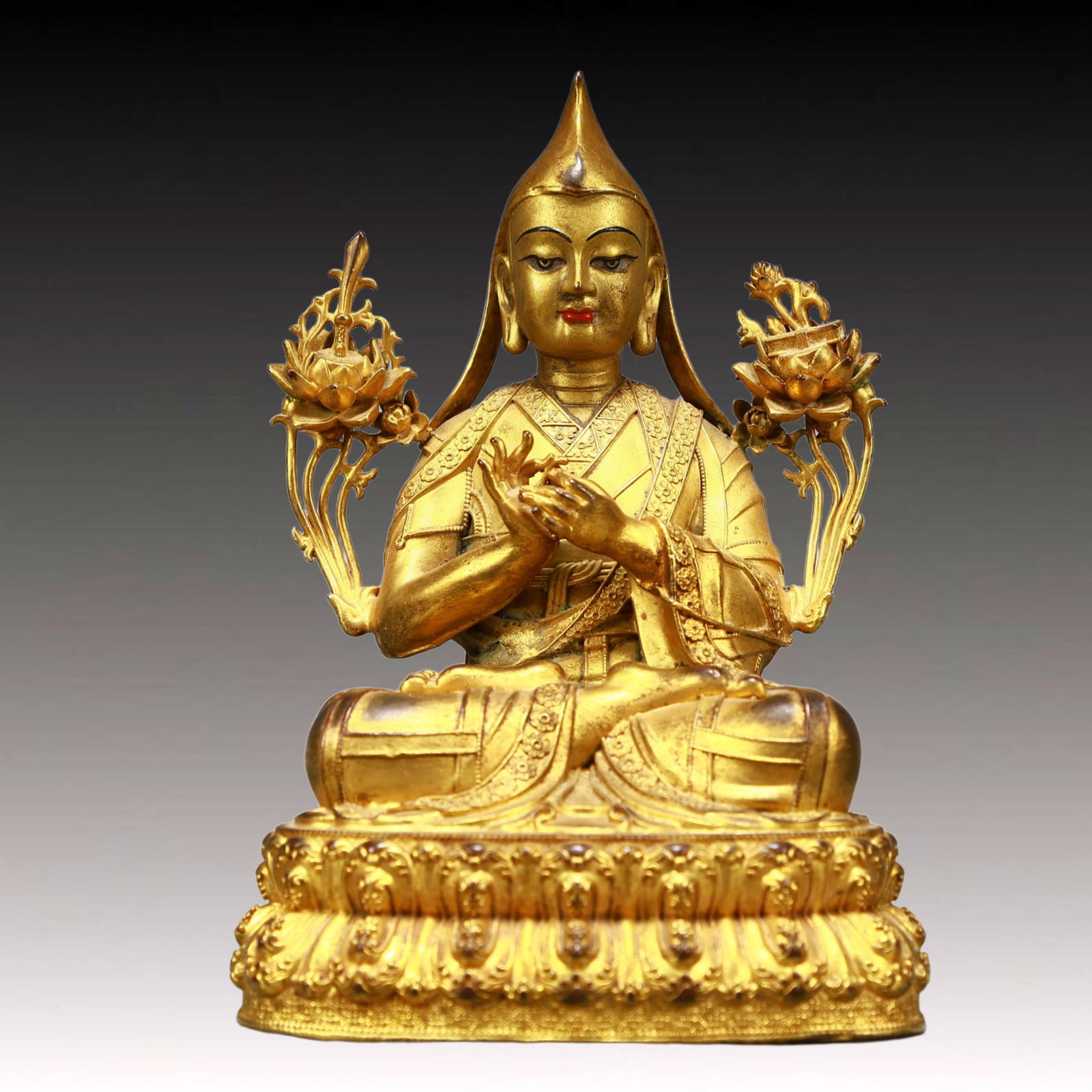 A Solemn Gilt Bronze Statue of Tsongkhapa: A Solemn Gilt Bronze Statue of Tsongkhapa,Qing Dynasty, China,Size:4.3inx3.5inx6.9in,Weight:1000g 铜鎏金宗喀巴像,中国清代