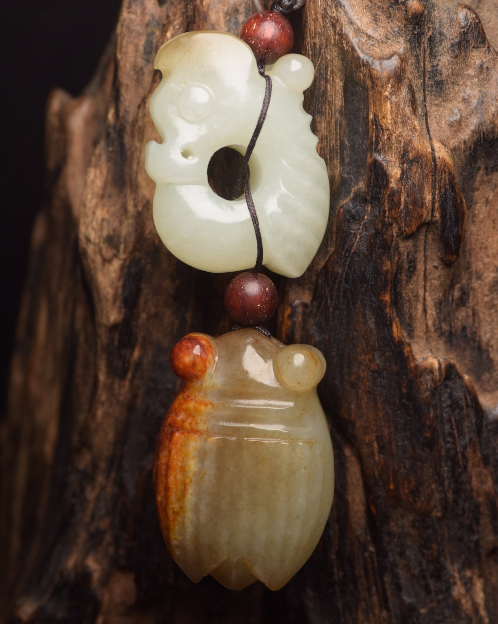 An Exquisite White Jade Cicada Pendant: An Exquisite White Jade Cicada Pendant,Qing Dynasty,China,Size:3.3inx1.1inx0.5in,Weight:50g 白玉蝉挂件,中国清代