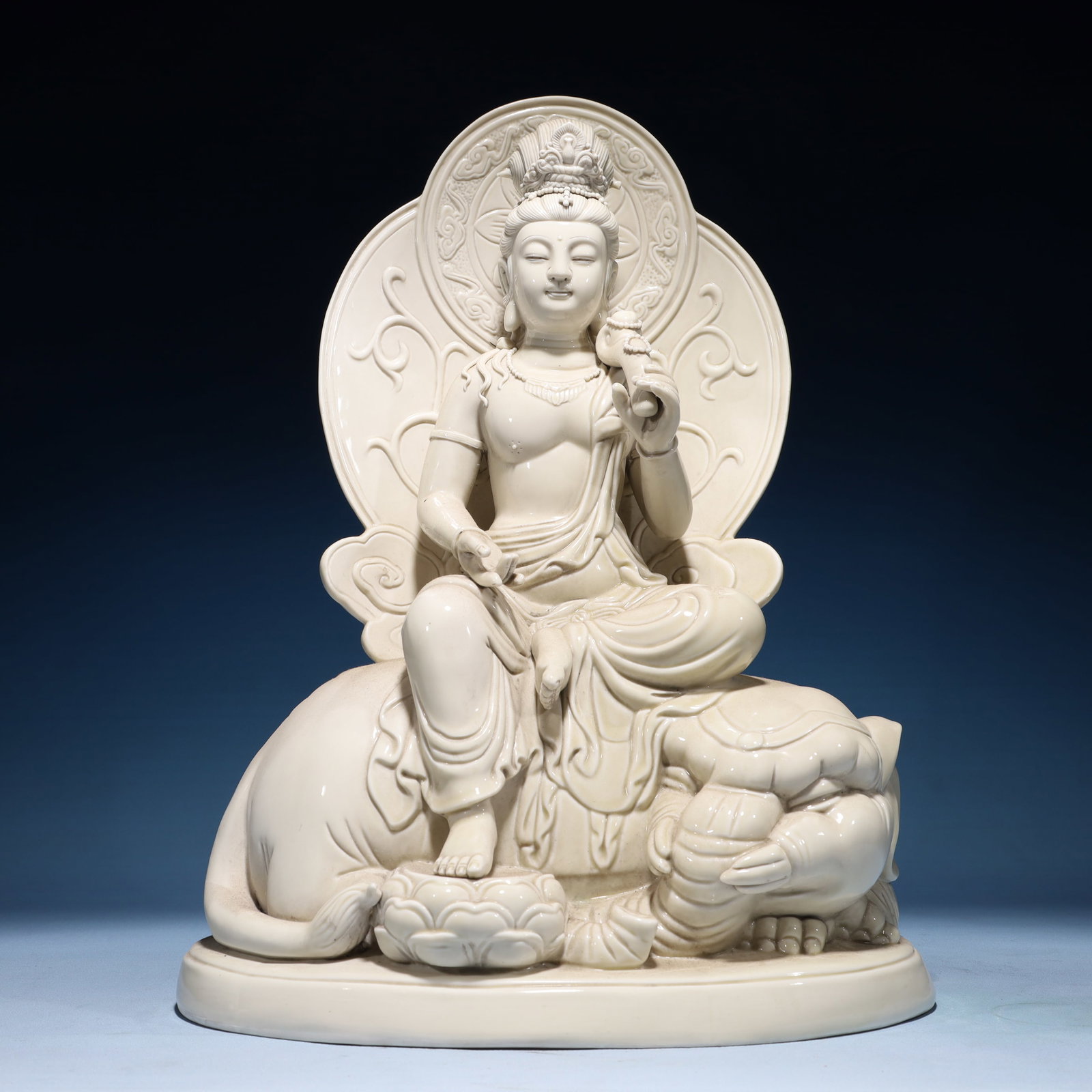 A Solemn Blance-De-Chine Statue of Samantabhadra: A Solemn Blance-De-Chine Statue of Samantabhadra Blance-De-Chine Statue of Samantabhadra,Ming Dynasty,China,He Chaozong Mark,Size:13.4inx9.1inx18.1in,Weight:5700g 德化瓷普ũ