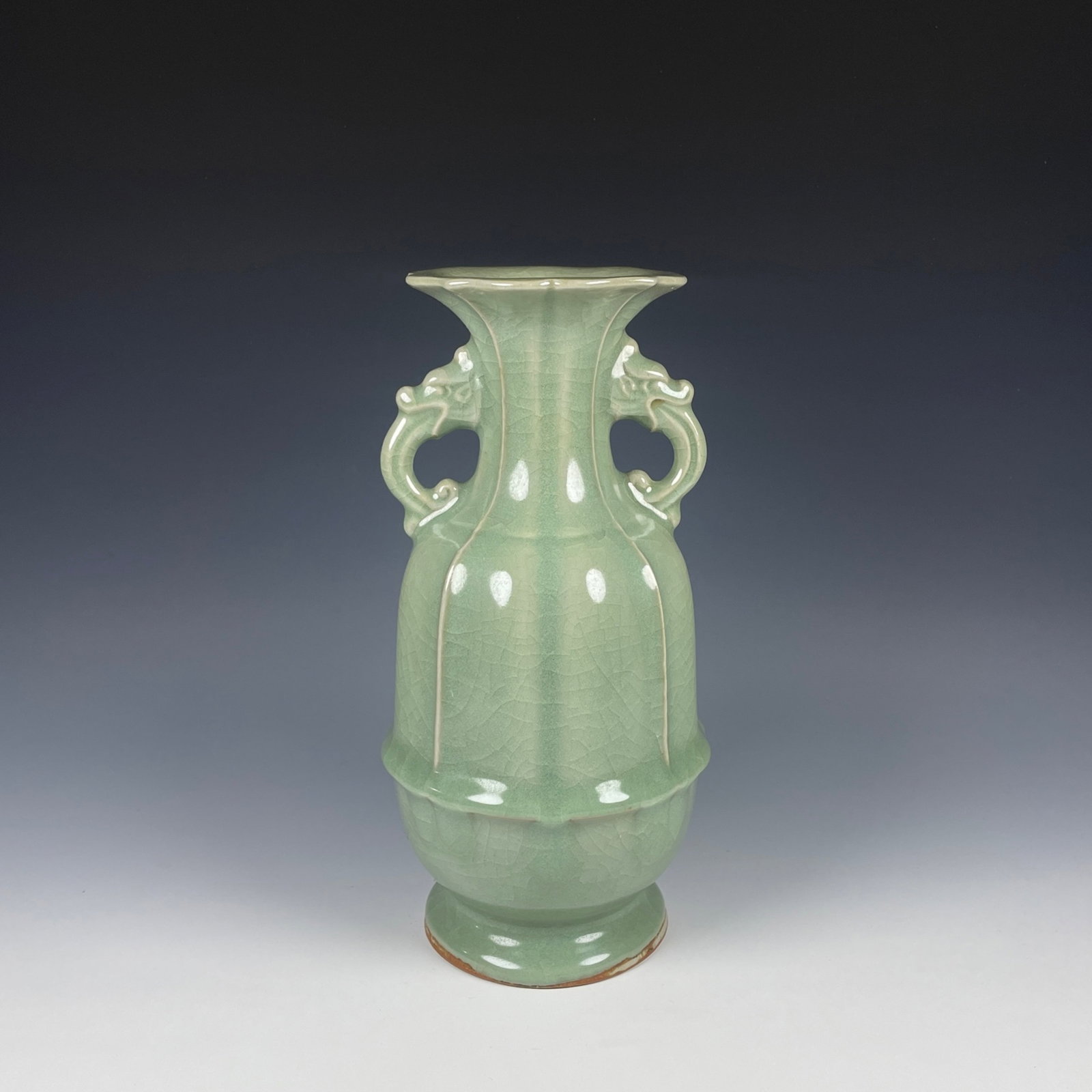 An Exquisite Longquan yao Double-Ears Vase: An Exquisite Longquan yao Double-Ears Vase,Song Dynasty,China,Size:9.1inx4.7in 龙泉窑双耳瓶,中国宋代