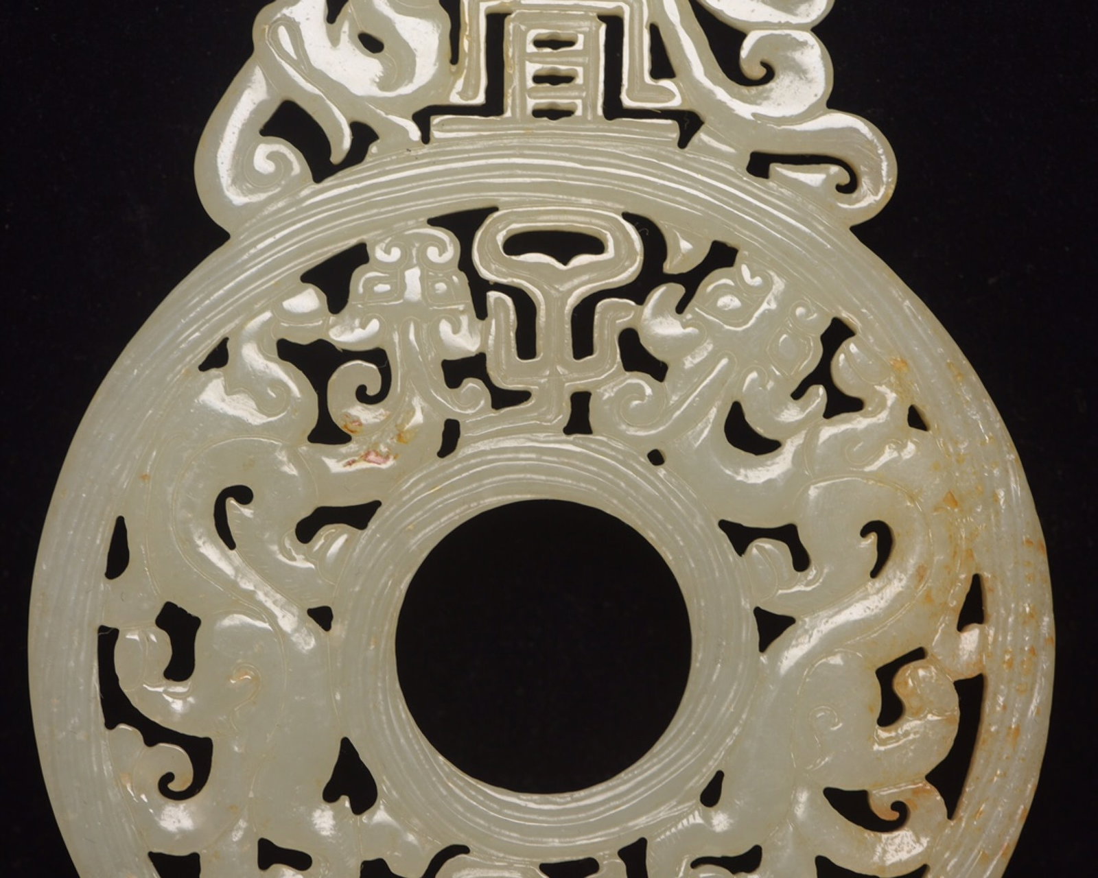 An Exquisite White Jade Dragon Pattern Pendant - 5