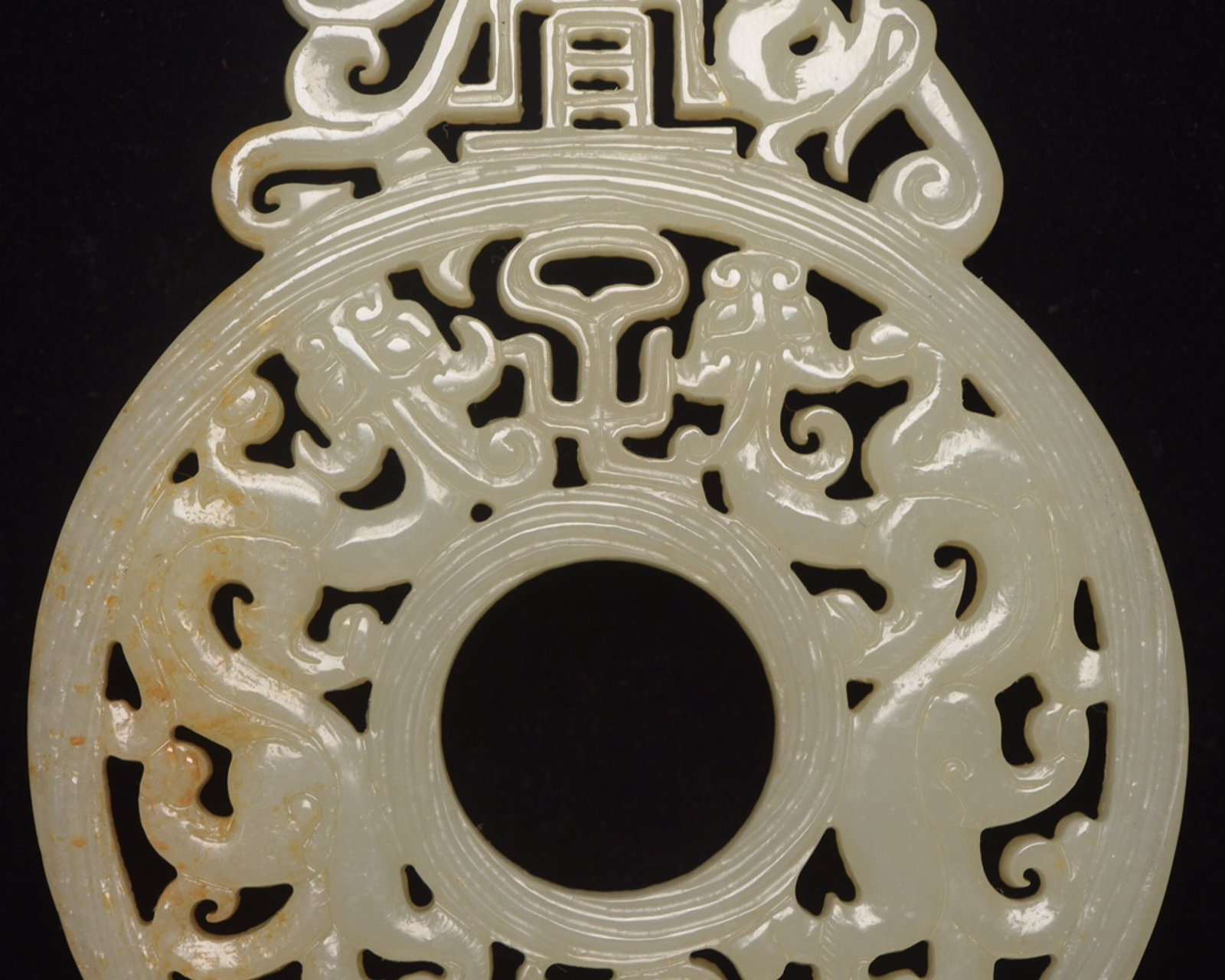 An Exquisite White Jade Dragon Pattern Pendant - 8