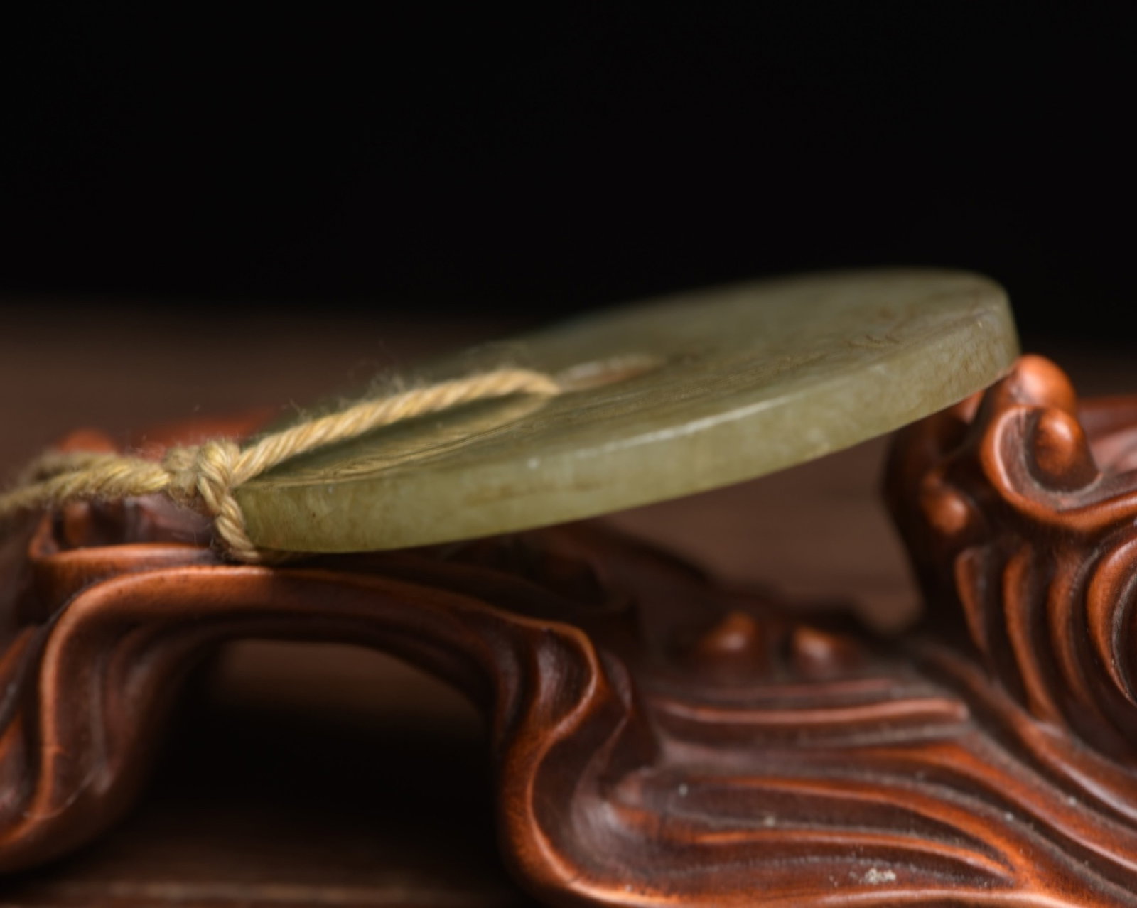 An Exquisite Jadeite Chi-Dragon Pattern Pendant - 3