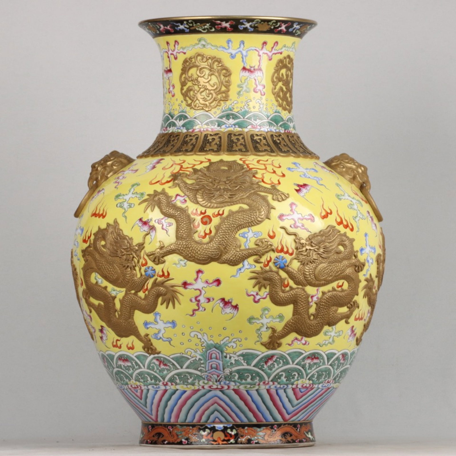 A Huge Enamel Gilt Dragon Pattern Beast-Ear Vase: A Huge Enamel Gilt Dragon Pattern Beast-Ear Vase,Qing Dynasty, China,Qianlong Six-character Mark,Size:20.9inx15in 珐琅彩鎏金龙纹兽耳瓶,È