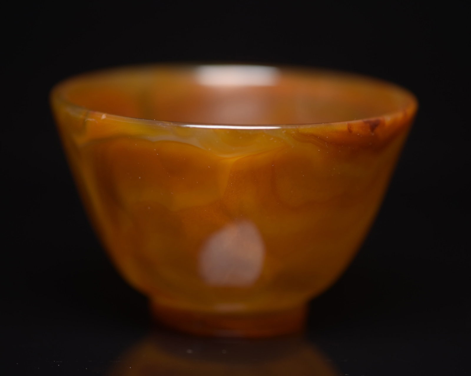 An Exquisite Agate Bowl: An Exquisite Agate Bowl,Qing Dynasty,China,Size:3.3inx3.3inx2.1in,Weight:110g 玛瑙碗,中国清代