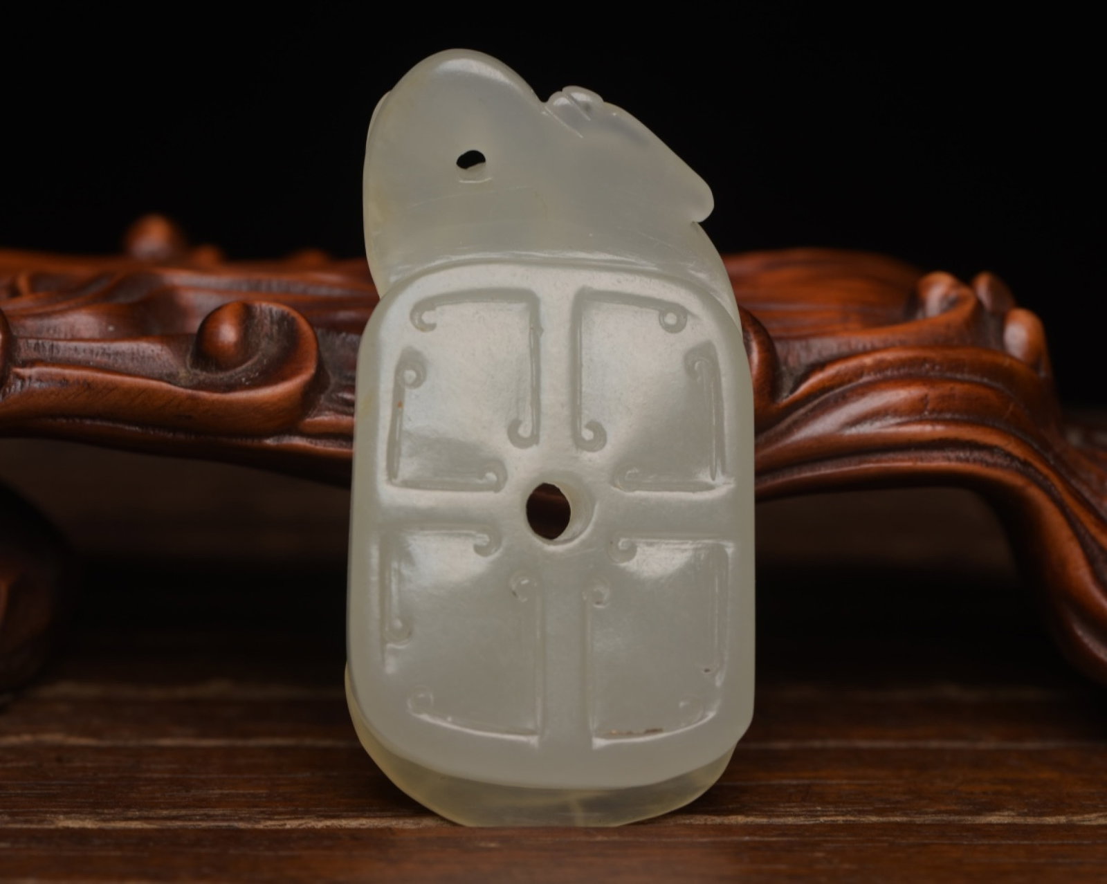 An Exquisite White Jade Dragon Pattern Pendant - 2