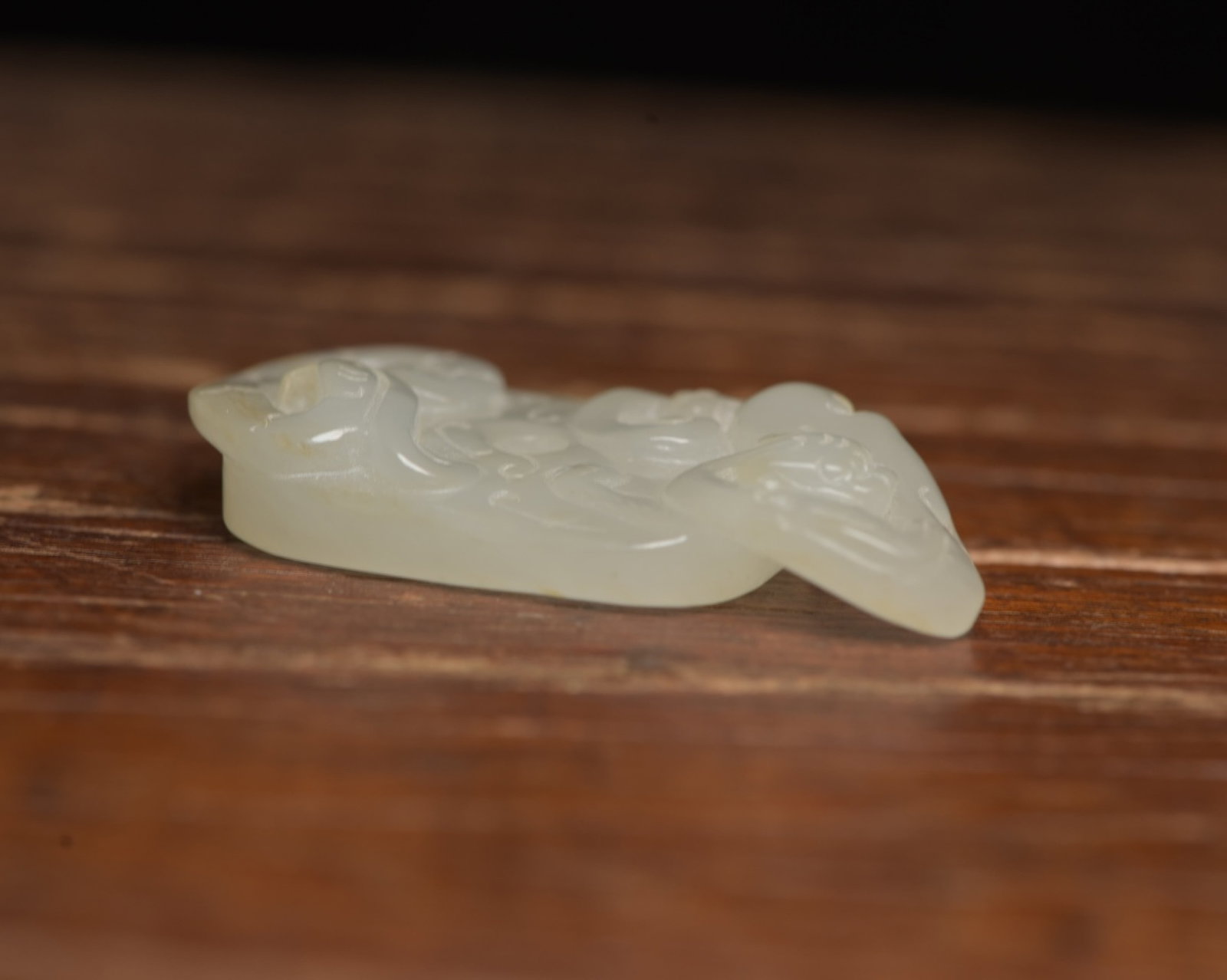 An Exquisite White Jade Dragon Pattern Pendant - 4