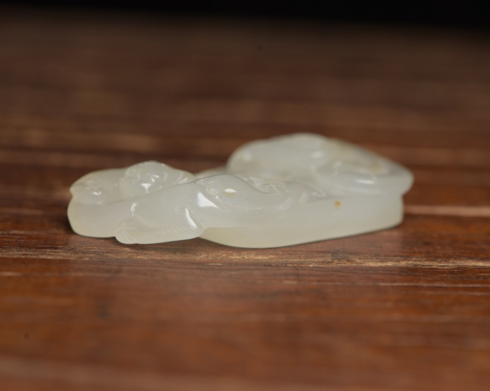 An Exquisite White Jade Dragon Pattern Pendant - 5