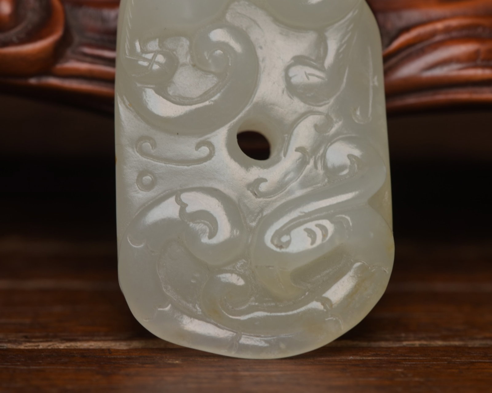An Exquisite White Jade Dragon Pattern Pendant - 7