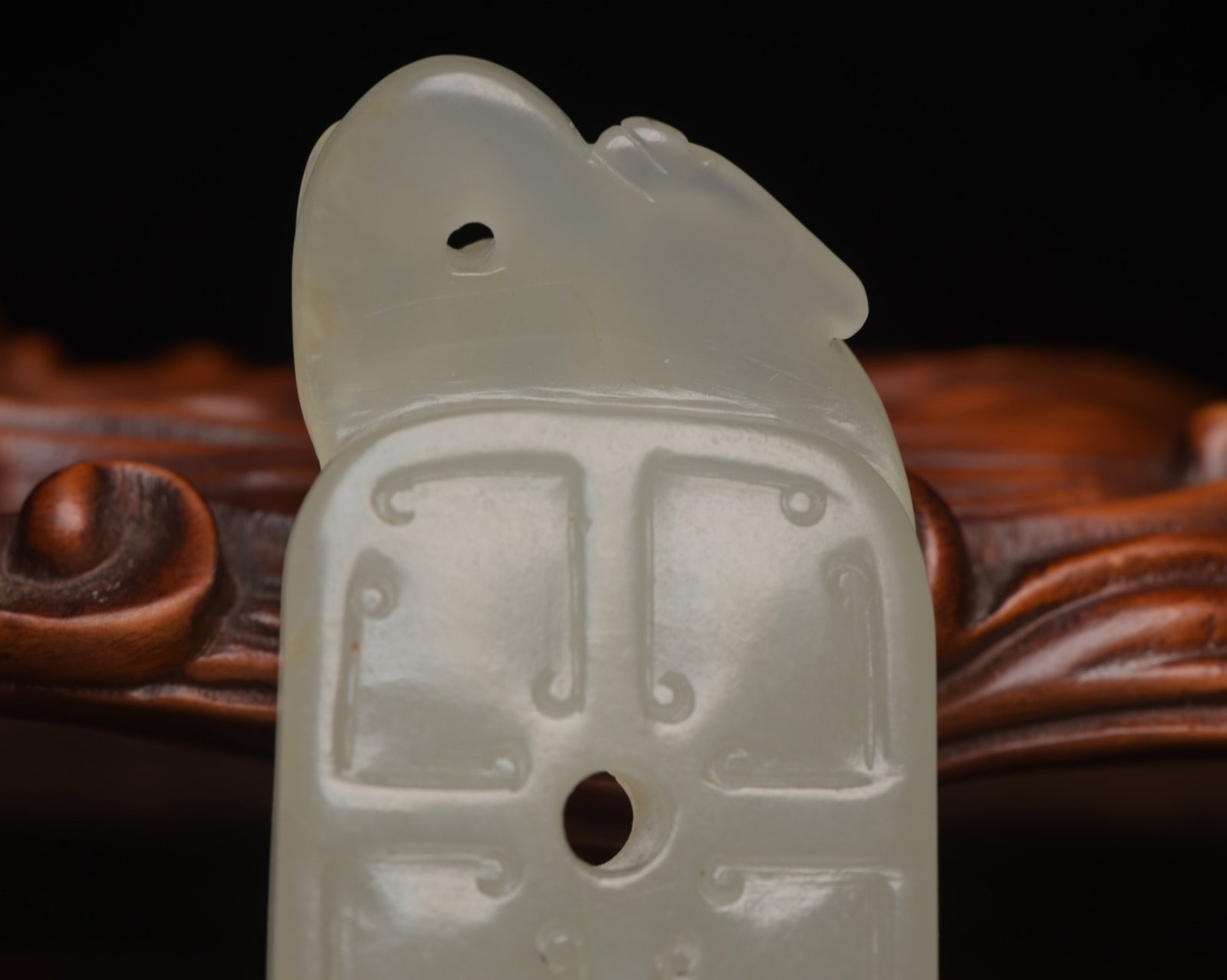 An Exquisite White Jade Dragon Pattern Pendant - 8
