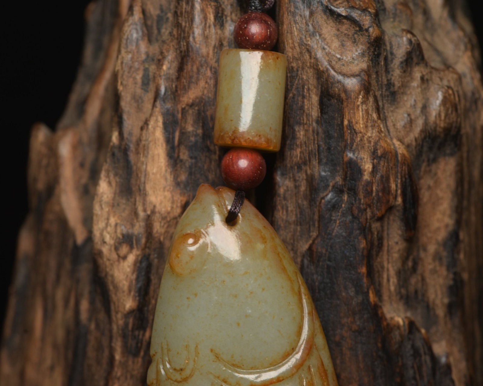 An Exquisite White Jade Fish Pendant - 4