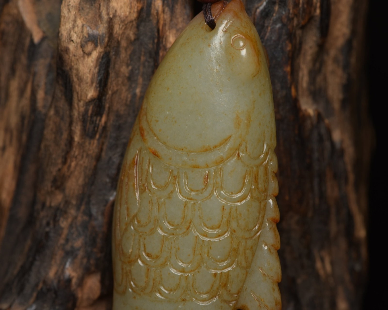 An Exquisite White Jade Fish Pendant - 8