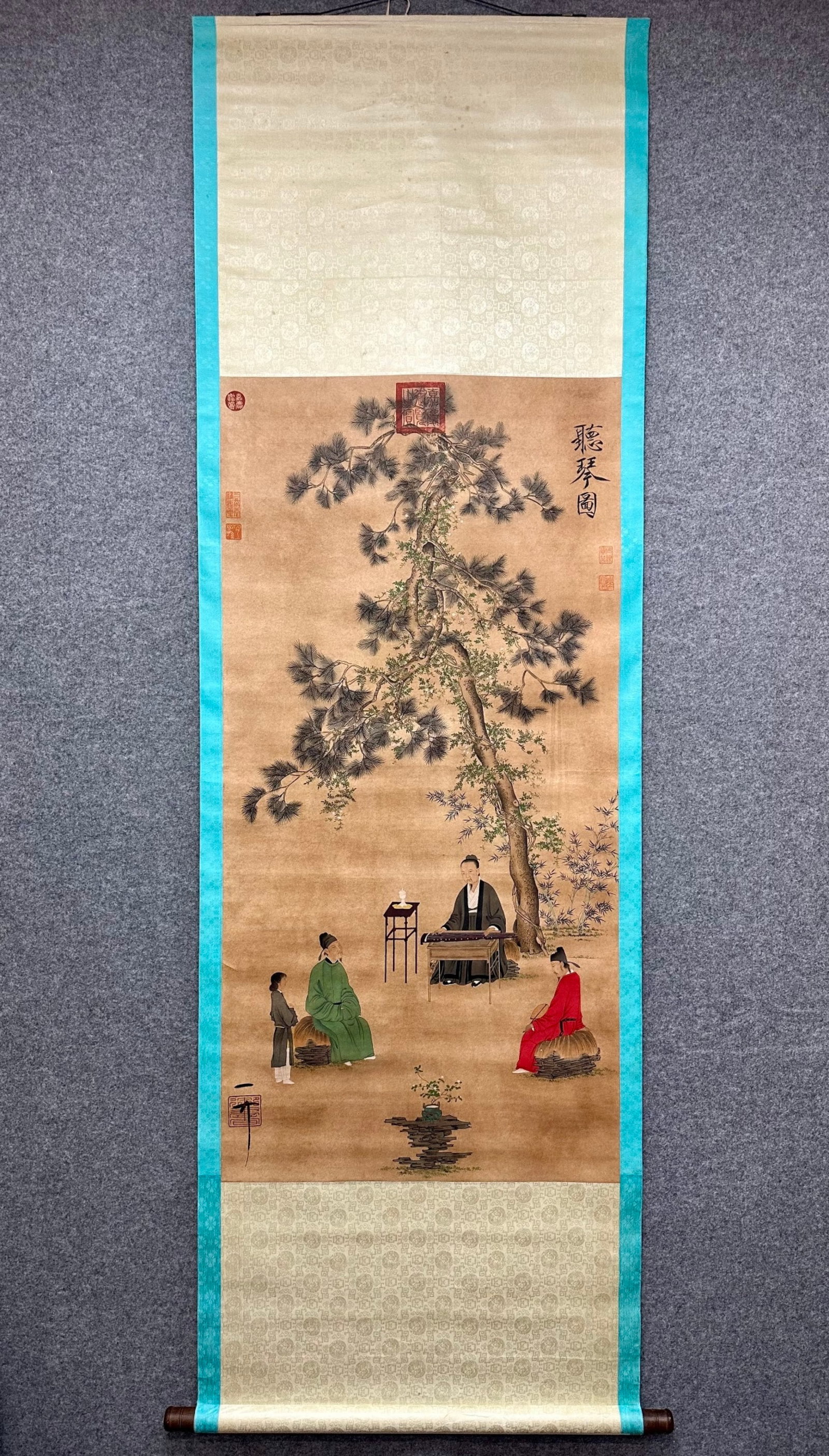 A Chinese Vertical Scroll Ink Painting of Character and Story on Paper: A Chinese Vertical Scroll Ink Painting of Character and Story on Paper,Song Huizong,Size:54.3inx24.8in 一幅中国水墨人物故事画立&