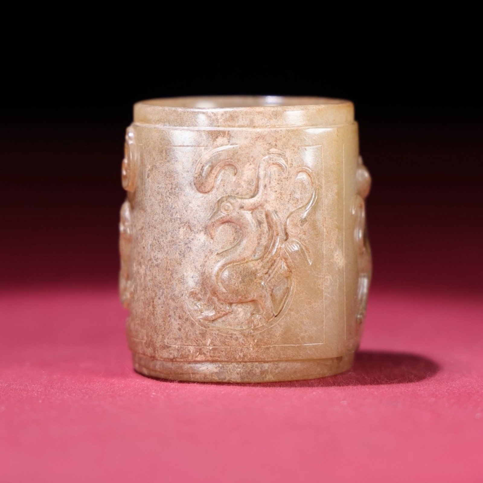 An Exquisite White Jade Auspicious Beast Pattern Thumb Ring: An Exquisite White Jade Auspicious Beast Pattern Thumb Ring,Qing Dynasty,China,Size:40mmx38mm,Weight:48g 白玉瑞兽纹扳指,中国清代