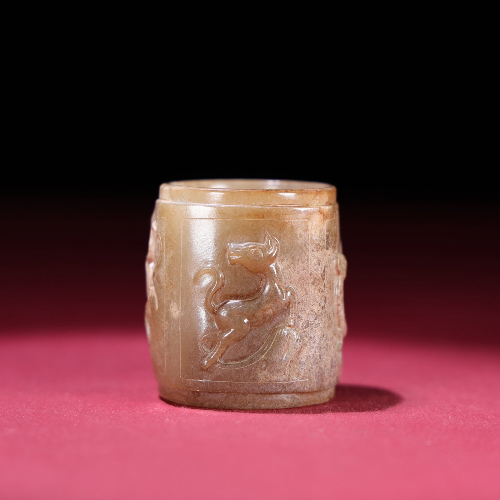 An Exquisite White Jade Auspicious Beast Pattern Thumb Ring - 2