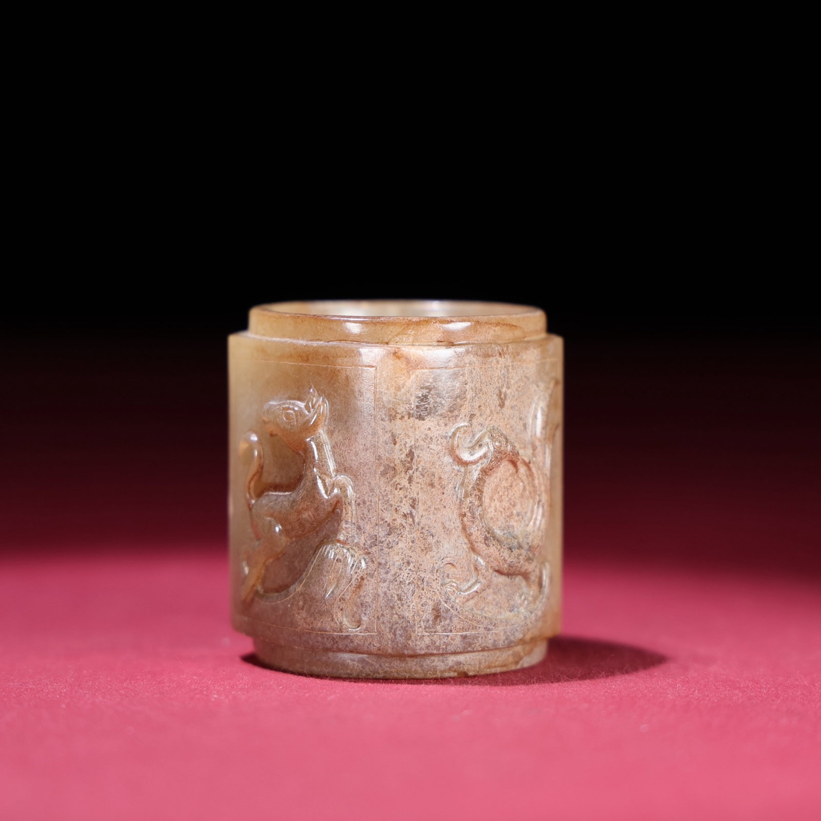 An Exquisite White Jade Auspicious Beast Pattern Thumb Ring - 3