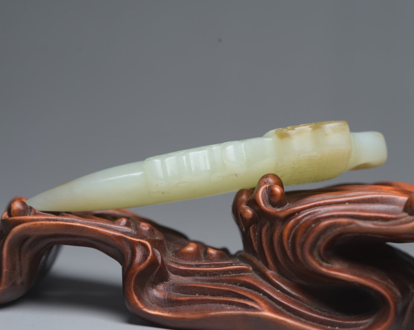 An Exquisite White Jade Sword - 3