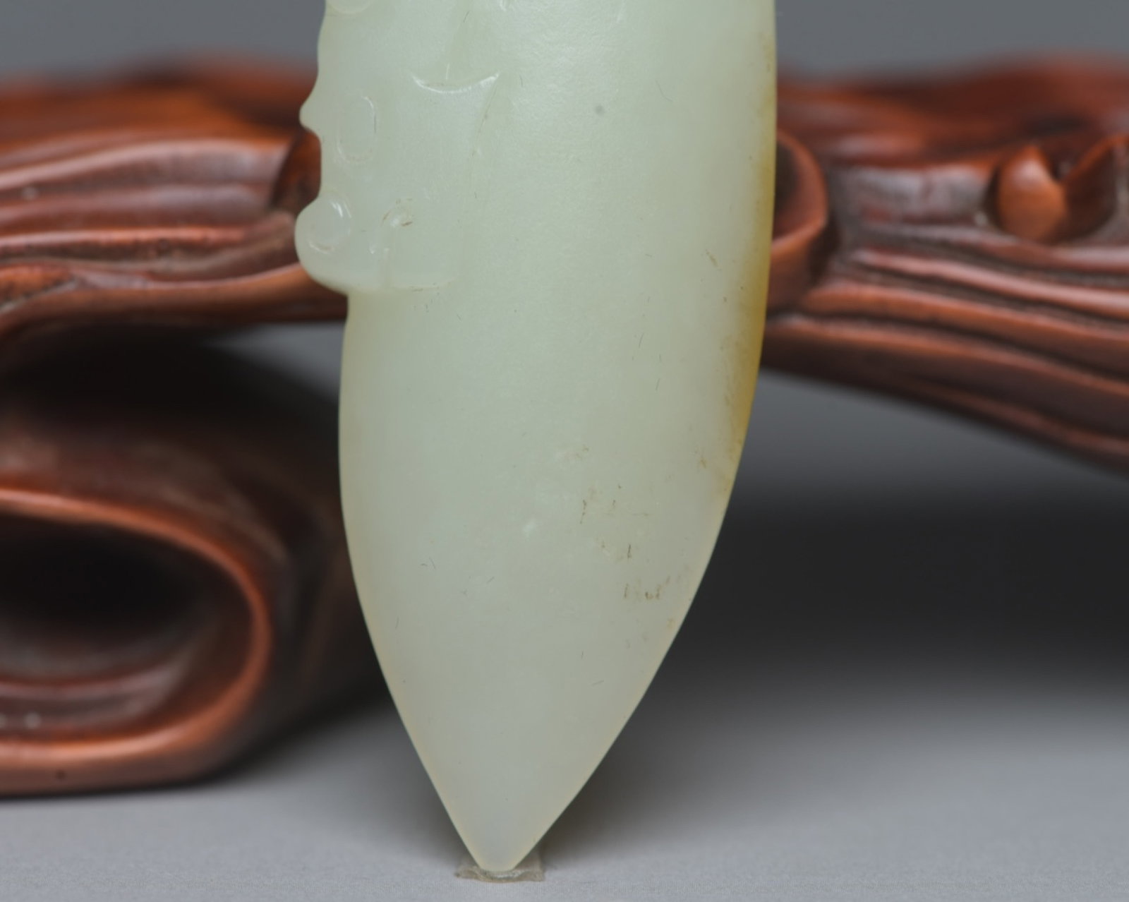 An Exquisite White Jade Sword - 7