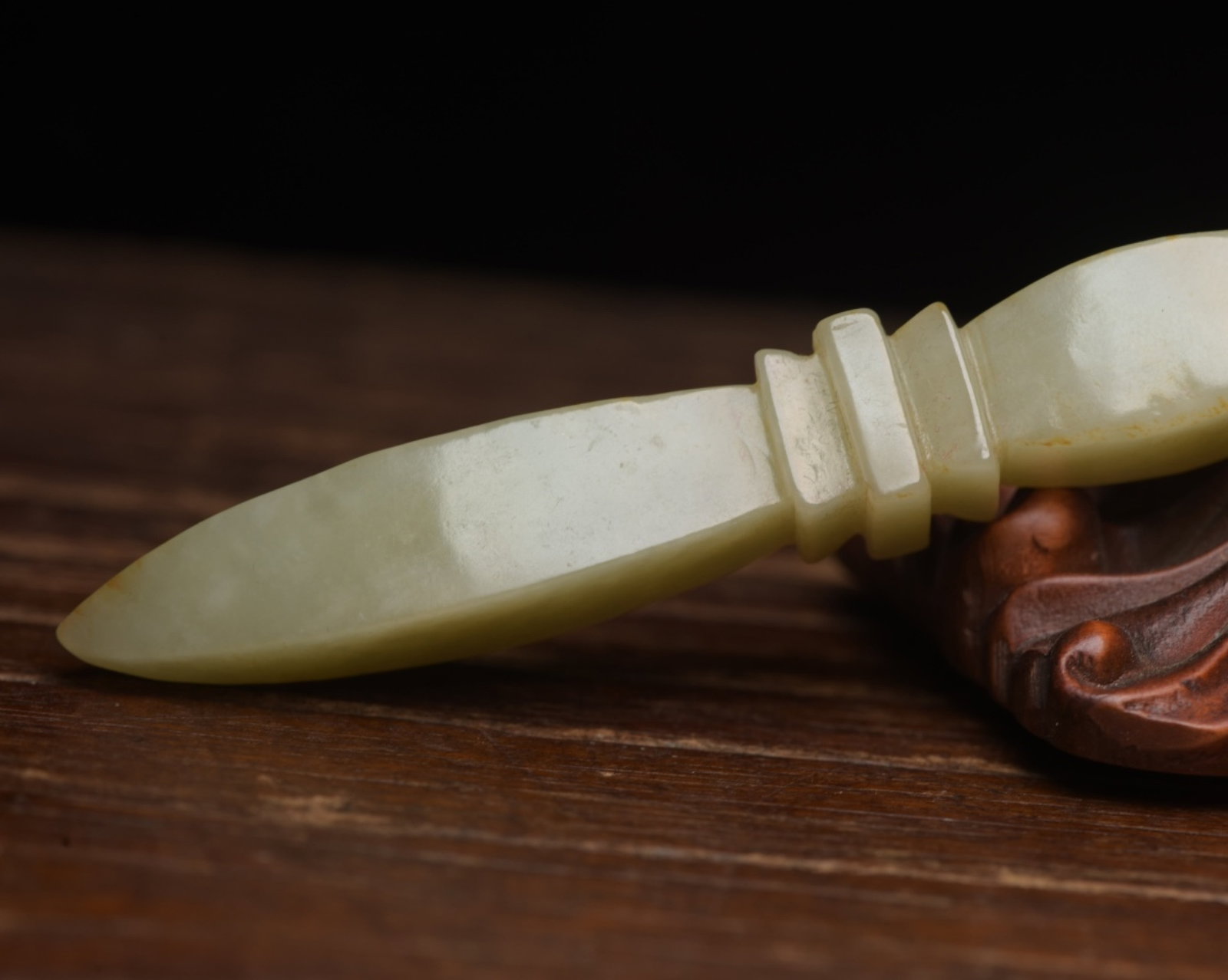 An Exquisite White Jade Ritual Implement - 8