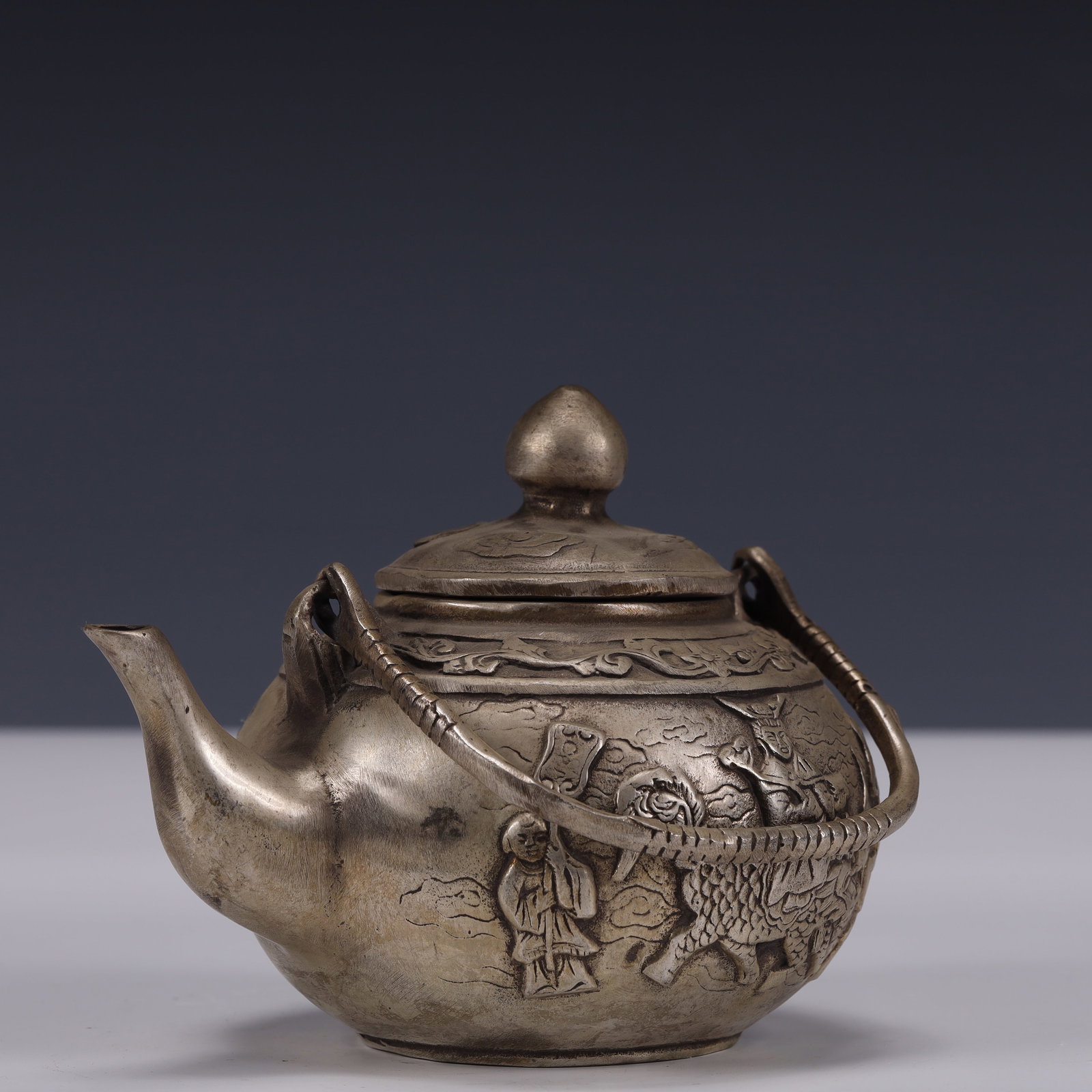 An Exquisite Silver-Plated Bronze Figure Pattern - 6