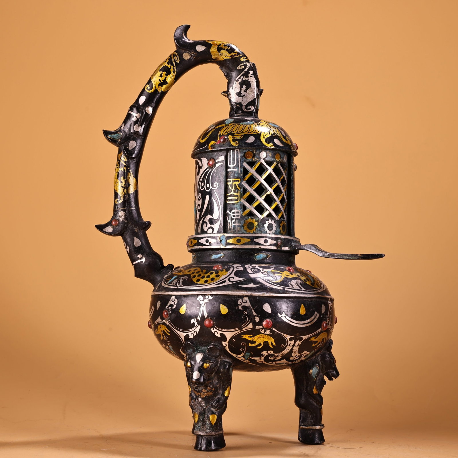 An Exquisite Bronze Inlaid Gold and Silver Chi-Dragon Pattern Palace Lantern,Inlaid Turquoise: An Exquisite Bronze Inlaid Gold and Silver Chi-Dragon Pattern Palace Lantern,Inlaid Turquoise,Qing Dynasty,China,With Mark,Size:11inx7.5in,Weight:1900g 铜错金银螭龙