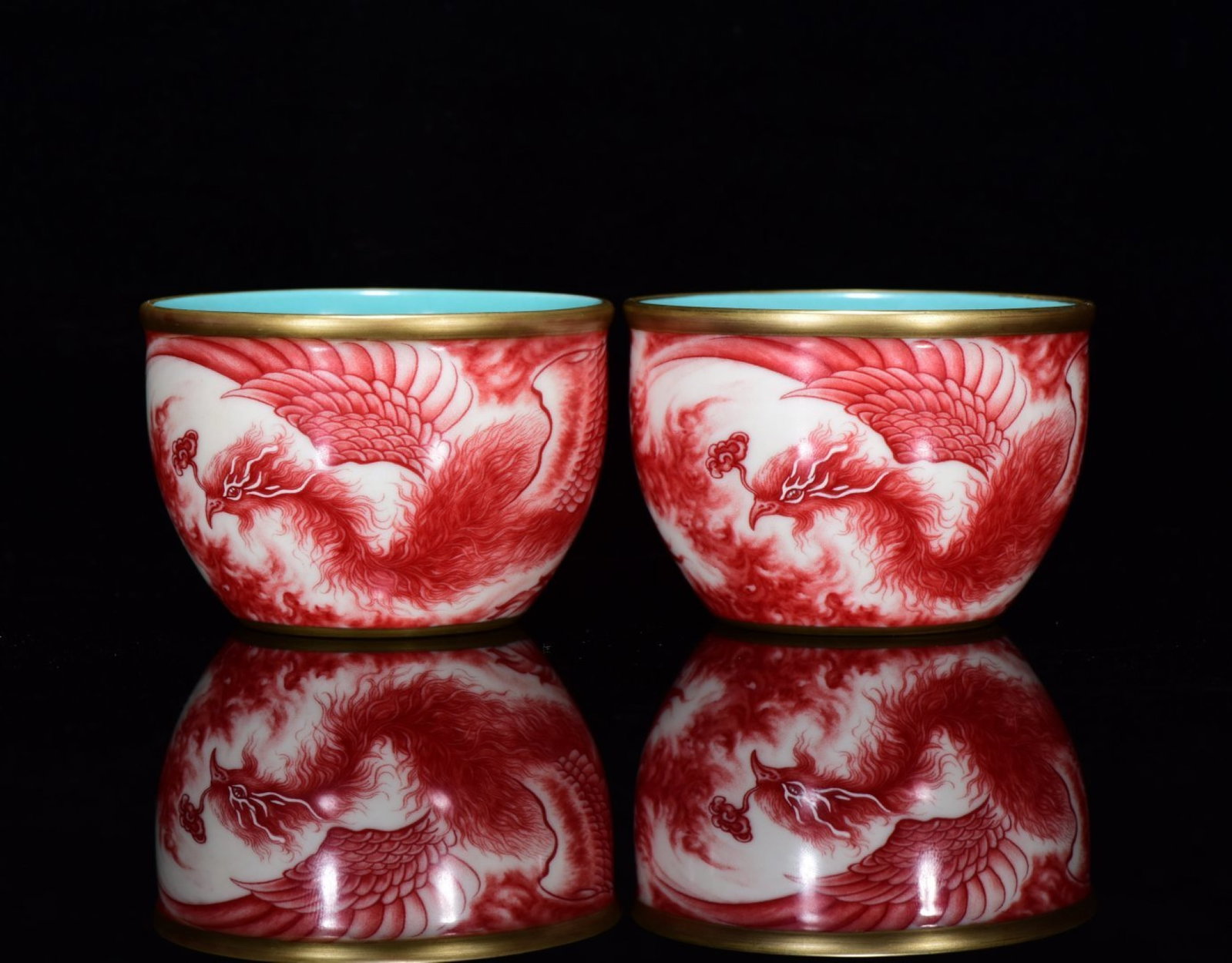 A Pair of Exquisite Iron-Red Painted Gold Phoenix Pattern Cups: A Pair of Exquisite Iron-Red Painted Gold Phoenix Pattern Cups,Qing Dynasty,China,Qianlong Four-character Mark,Size:2inx3.1ins 一对矾红描金凤纹杯,