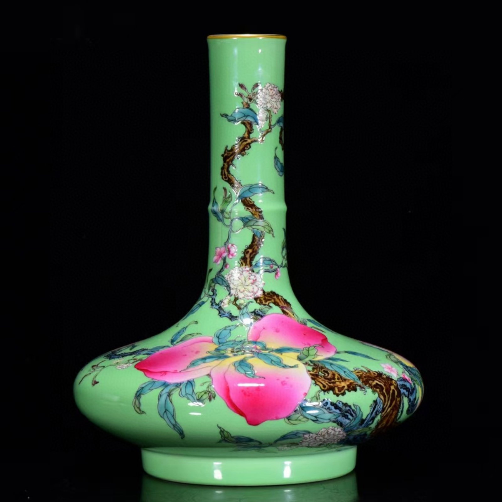 An Exquisite Famille-Rose Bats and Peach Pattern Vase: An Exquisite Famille-Rose Bats and Peach Pattern Vase,Qing Dynasty,China,Yongzheng Six-character Mark,Size:11.4inx8.7in 粉彩蝙蝠桃子纹瓶,中国