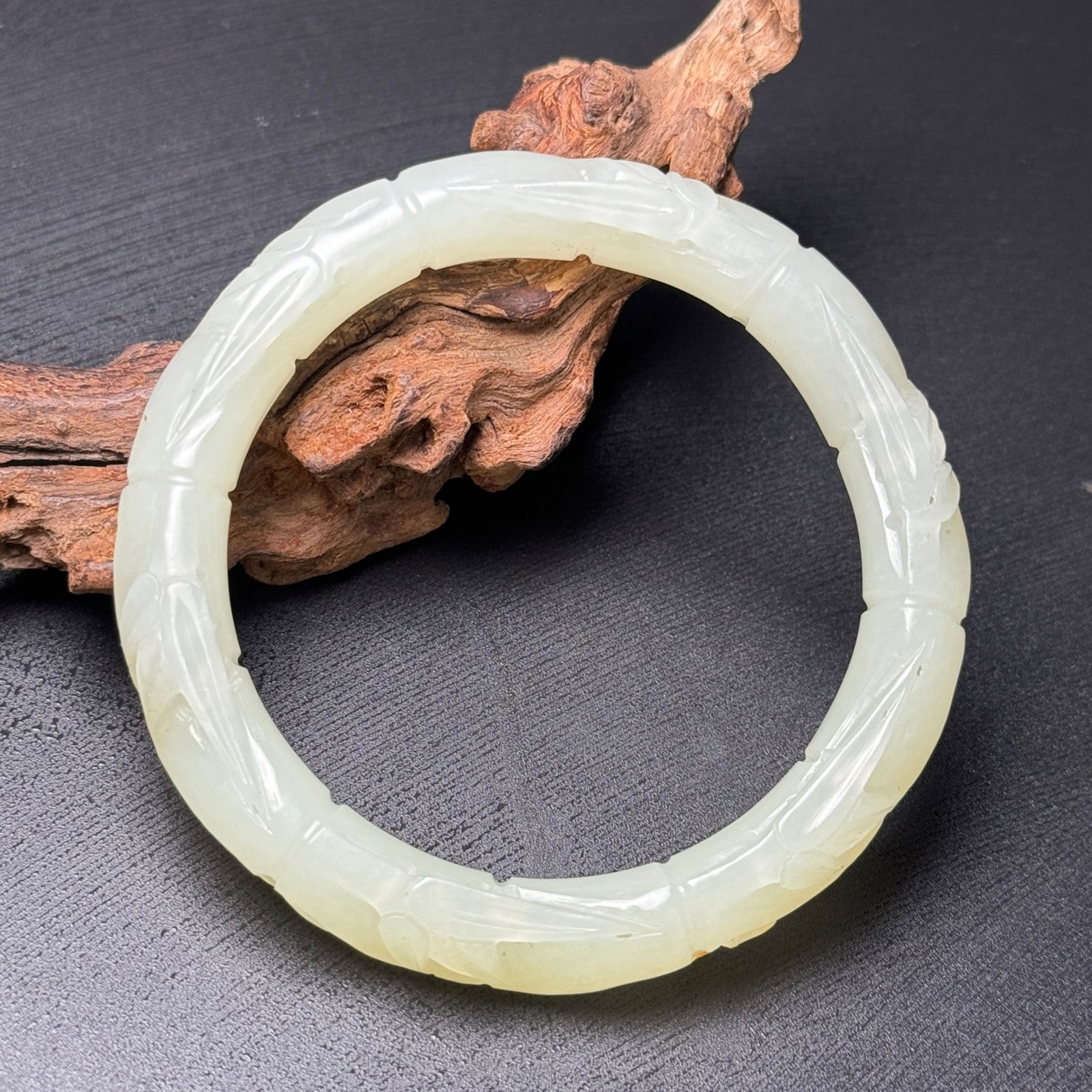 An Exquisite White Jade Bamboo Pattern Bracelet - 2