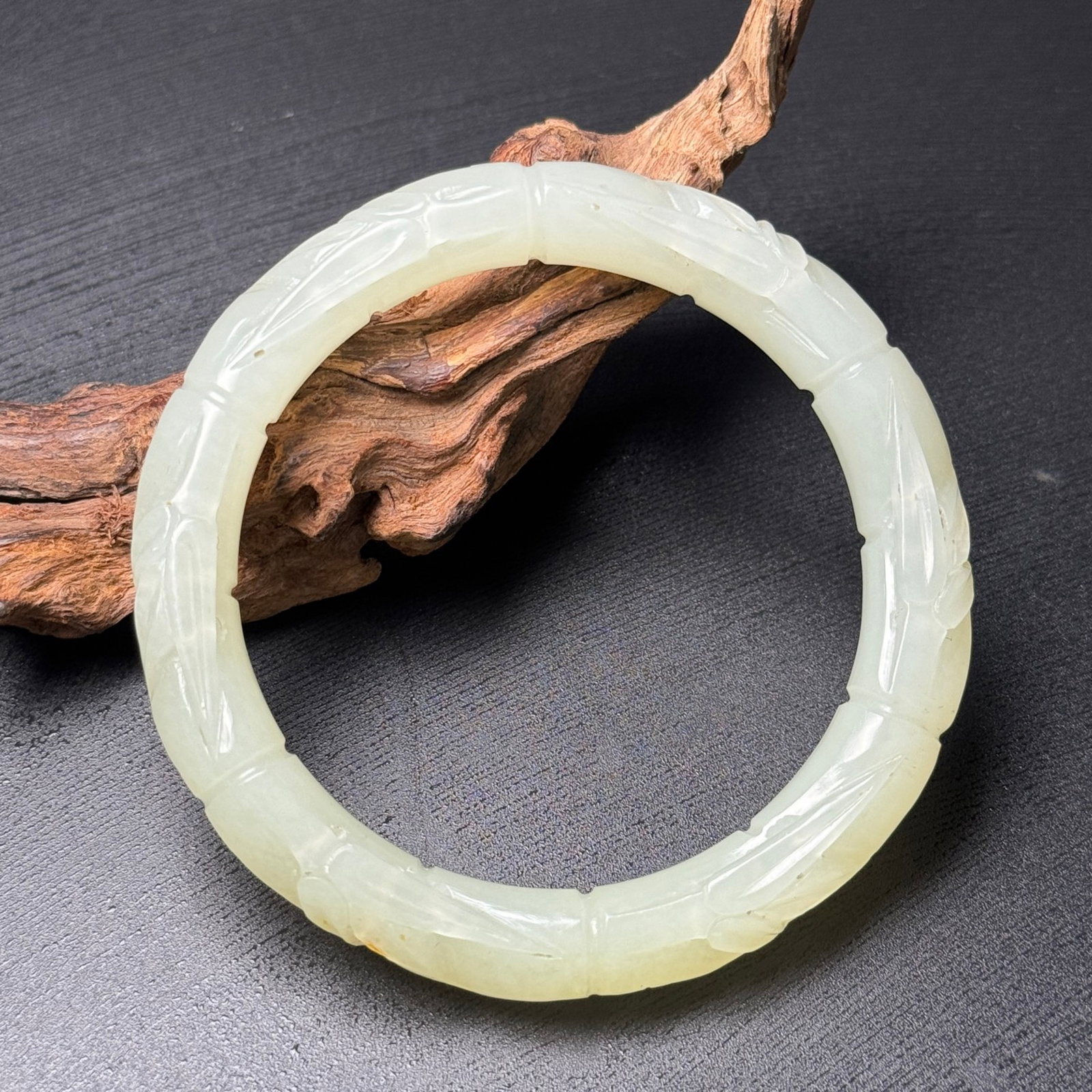 An Exquisite White Jade Bamboo Pattern Bracelet - 3