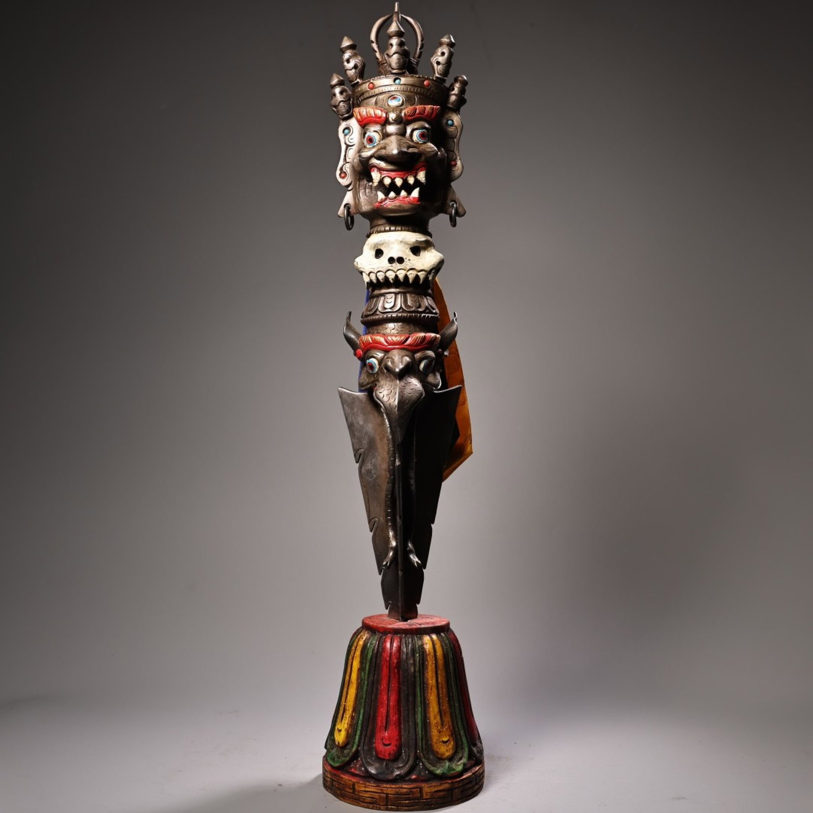 An Exquisite Iron Painted Color Vajry Pestle: An Exquisite Iron Painted Color Vajry Pestle,Qing Dynasty,China,Size:25.2inx5.1in,Weight:4400g 铁彩绘金刚杵,中国清代