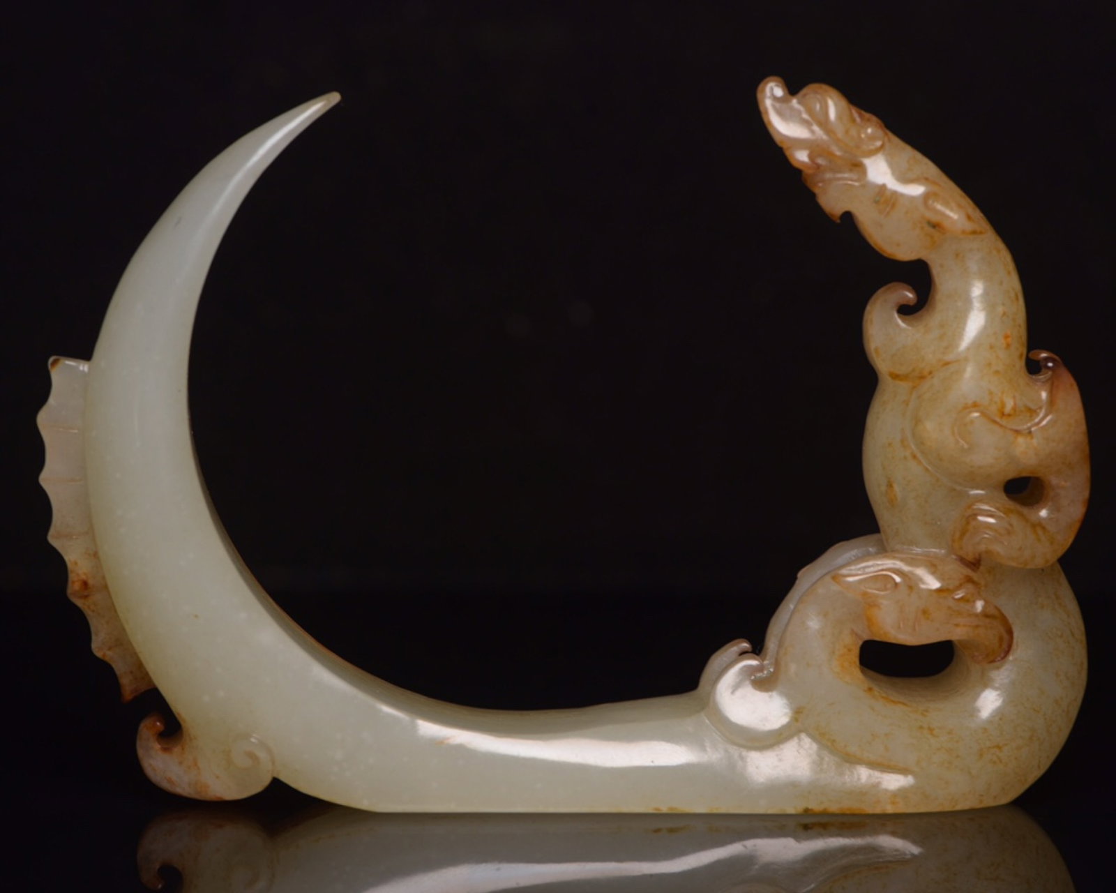 An Exquisite White Jade Dragon and Phoenix Ornament: An Exquisite White Jade Dragon and Phoenix Ornament,Qing Dynasty,China,Size:4.7inx3.2inx0.8in,Weight:151g 白玉龙凤摆件,中国清代