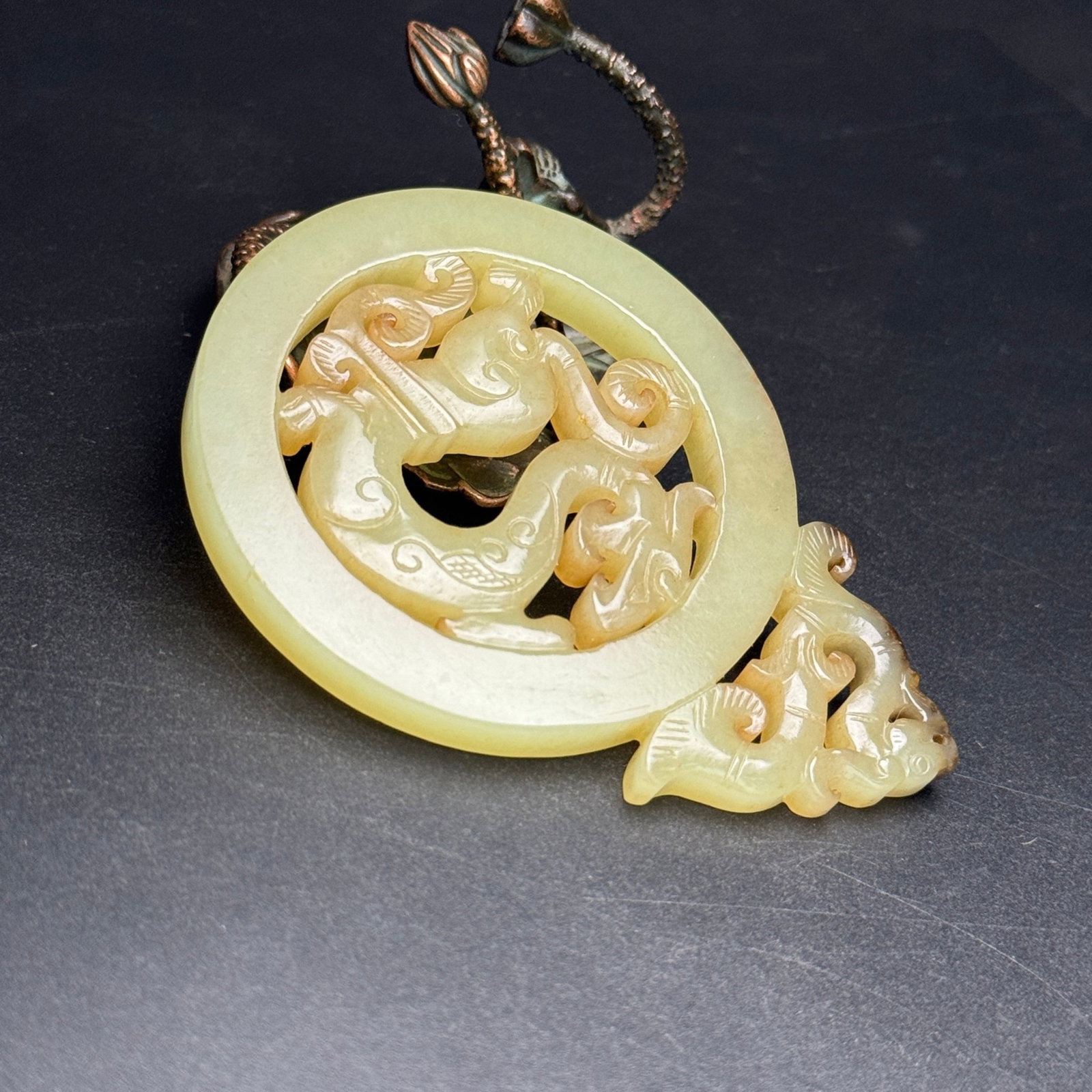 An Exquisite White Jade Dragon Pattern Pendant - 4