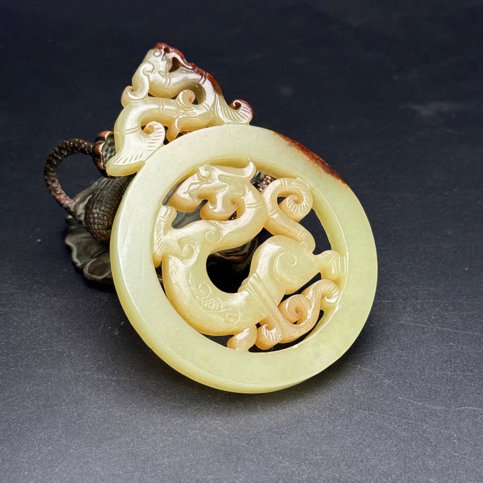 An Exquisite White Jade Dragon Pattern Pendant - 7