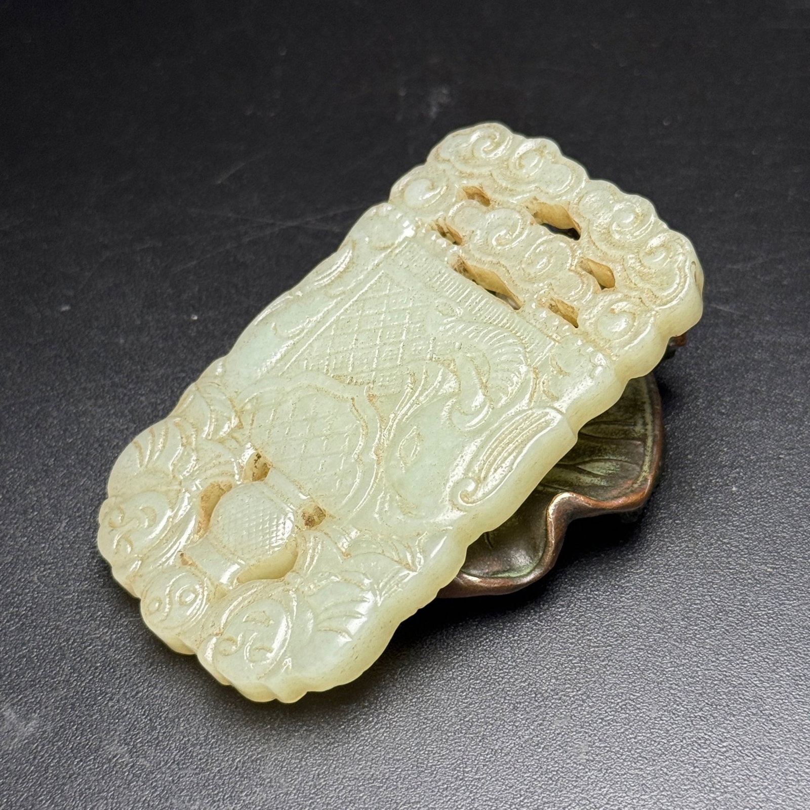 An Exquisite White Jade Elephant Pattern Pendant - 4