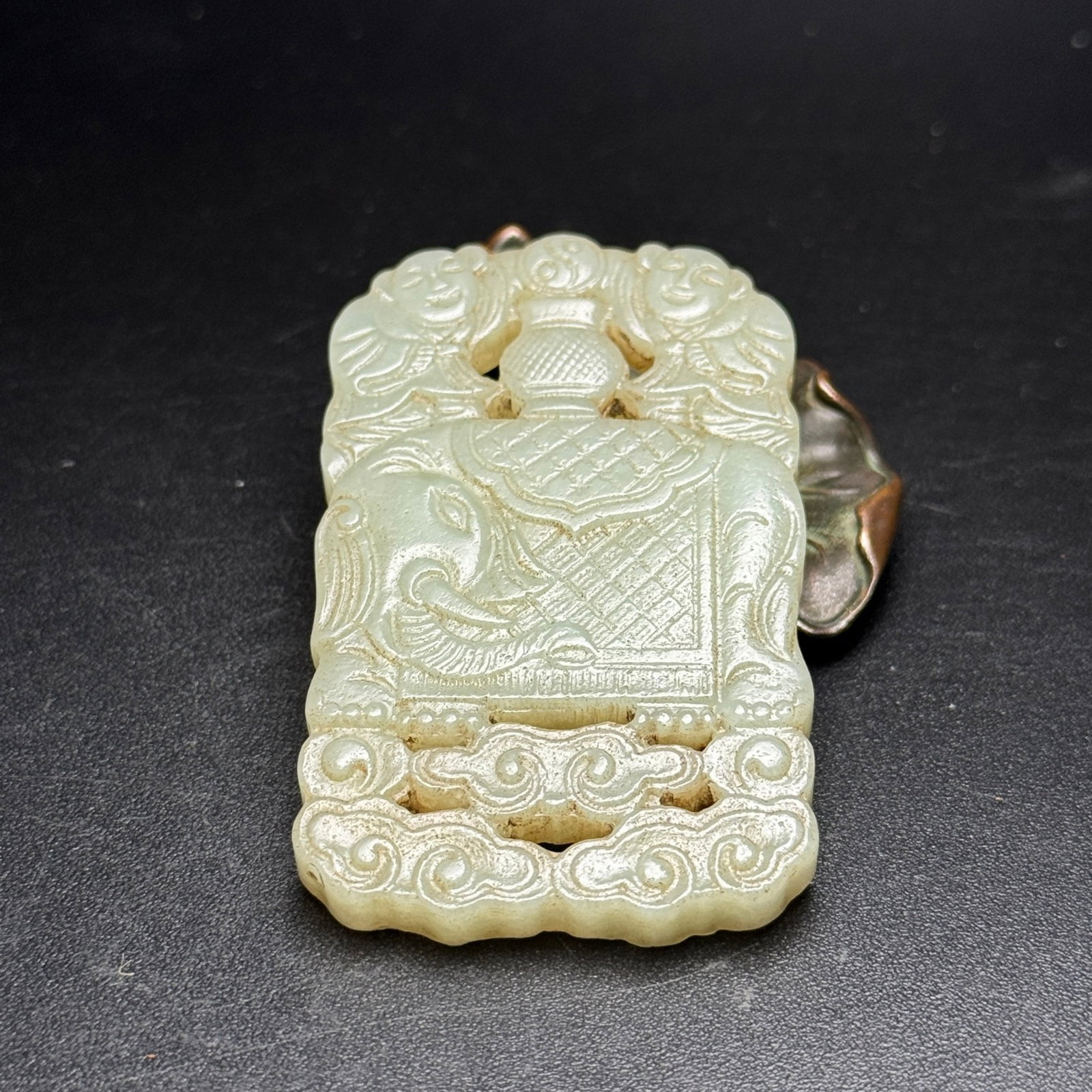 An Exquisite White Jade Elephant Pattern Pendant - 6