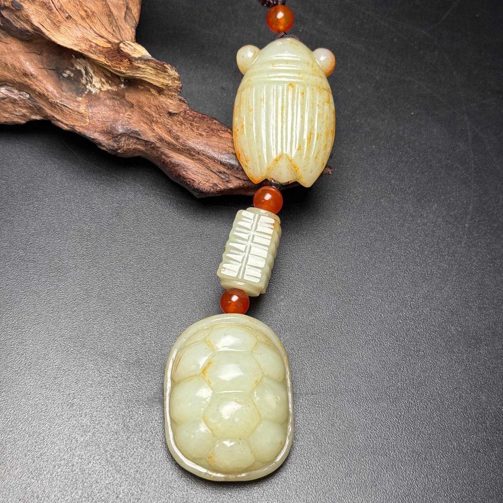 An Exquisite White Jade Pendant: An Exquisite White Jade Pendant,Qing Dynasty,China,Size:128mmx34mmx19mm,Weight:87g 白玉挂件,中国清代