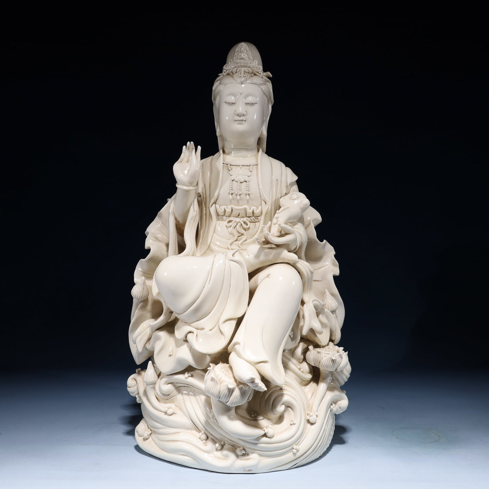 A Solemn Blance-De-Chine Statue of Avalokitesvara: A Solemn Blance-De-Chine Statue of Avalokitesvara Blance-De-Chine Statue of Avalokitesvara,Ming Dynasty,China,He Chaozong Mark,Size:11.4inx9.8inx19.7in,Weight:7450g 德化瓷观