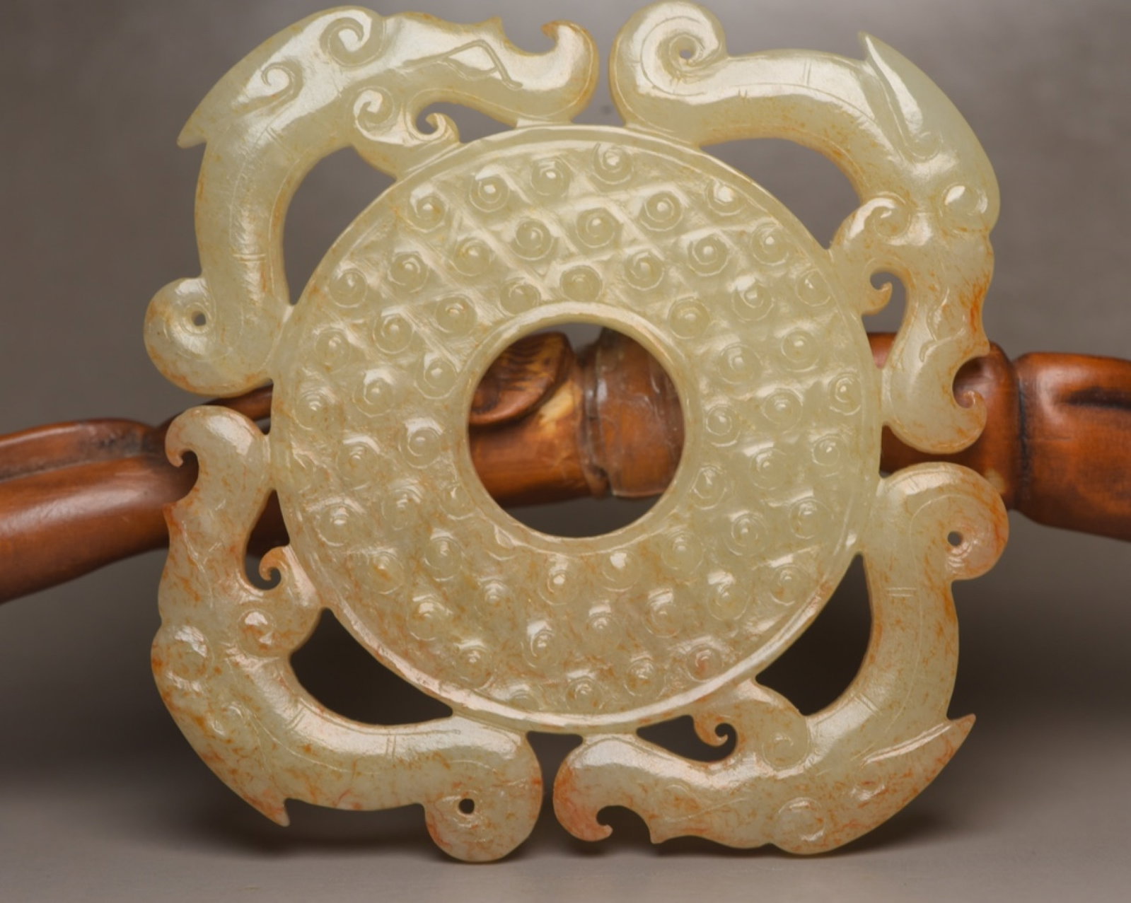 An Exquisite White Jade Dragon Pattern Pendant: An Exquisite White Jade Dragon Pattern Pendant,Qing Dynasty,China,Size:3.2inx3.2inx0.2in,Weight:73g 白玉龙纹佩,中国清代