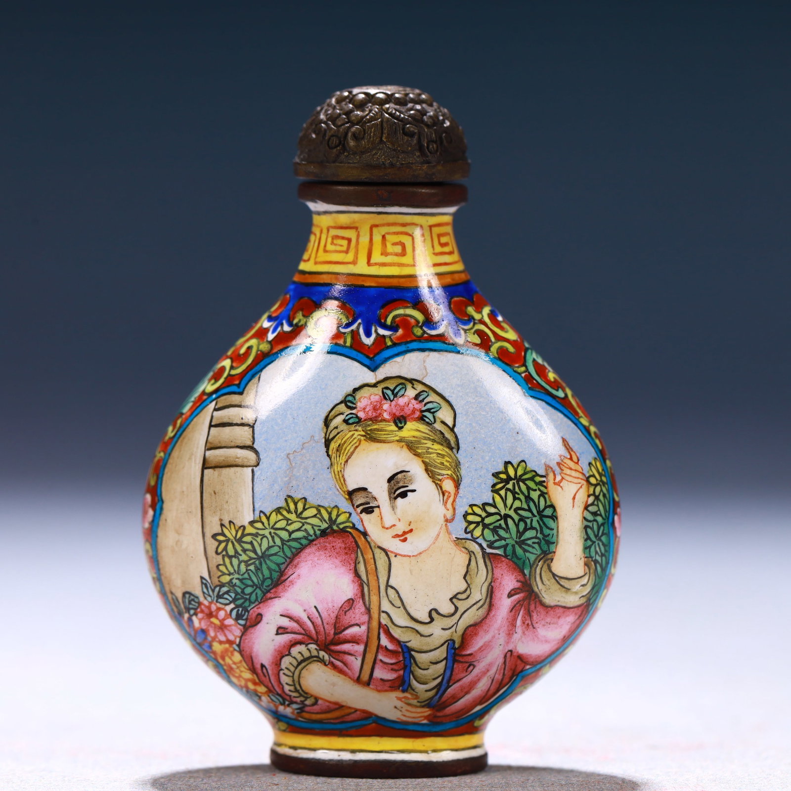 An Exquisite Painted Enamel Figure Pattern Snuff Bottle - 5