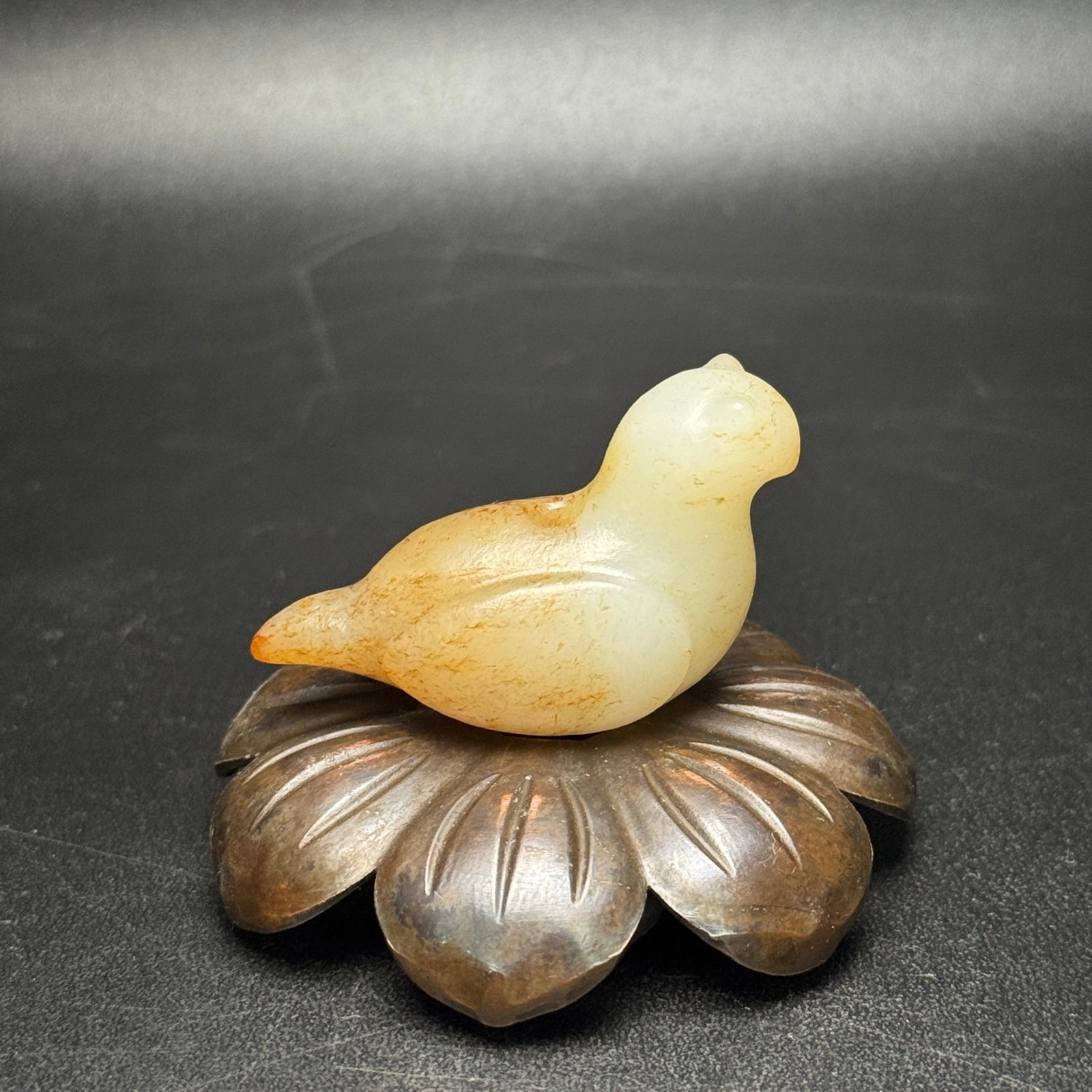 An Exquisite White Jade Bird Ornament: An Exquisite White Jade Bird Ornament,Qing Dynasty,China,Size:46mmx33mmx23mm,Weight:28g 白玉鸟摆件,中国清代